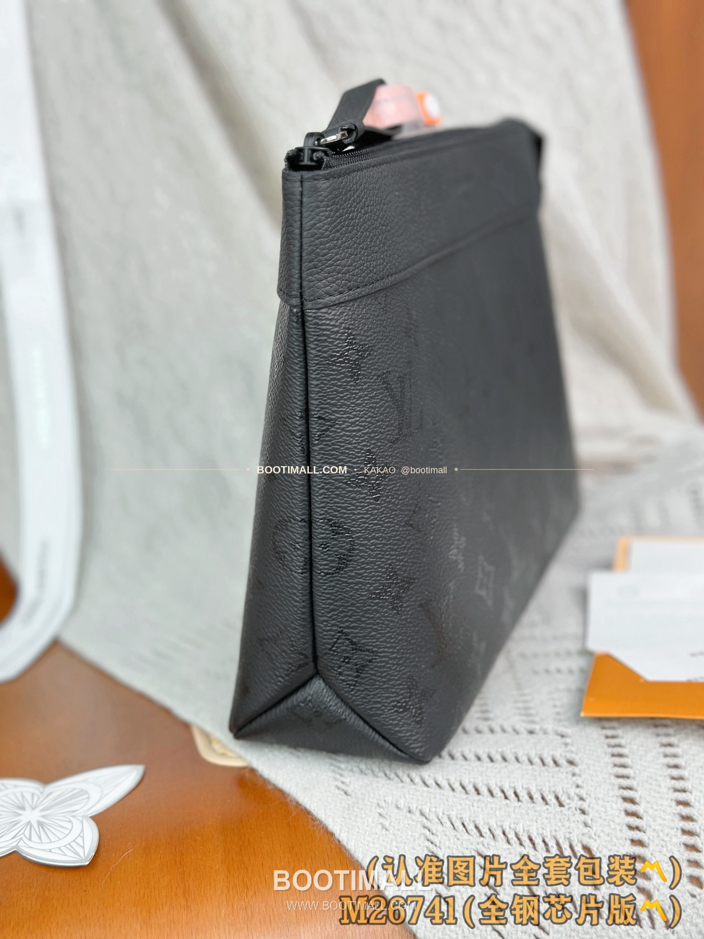 루이비통 모노그램 미드나이트 코팅 캔버스 포쉐트 보야주 수플 블랙 클러치 Louis Vuitton Monogram Midnight Coated Canvas Pochette Voyage Souple Black Clutch M26741 30cm 8