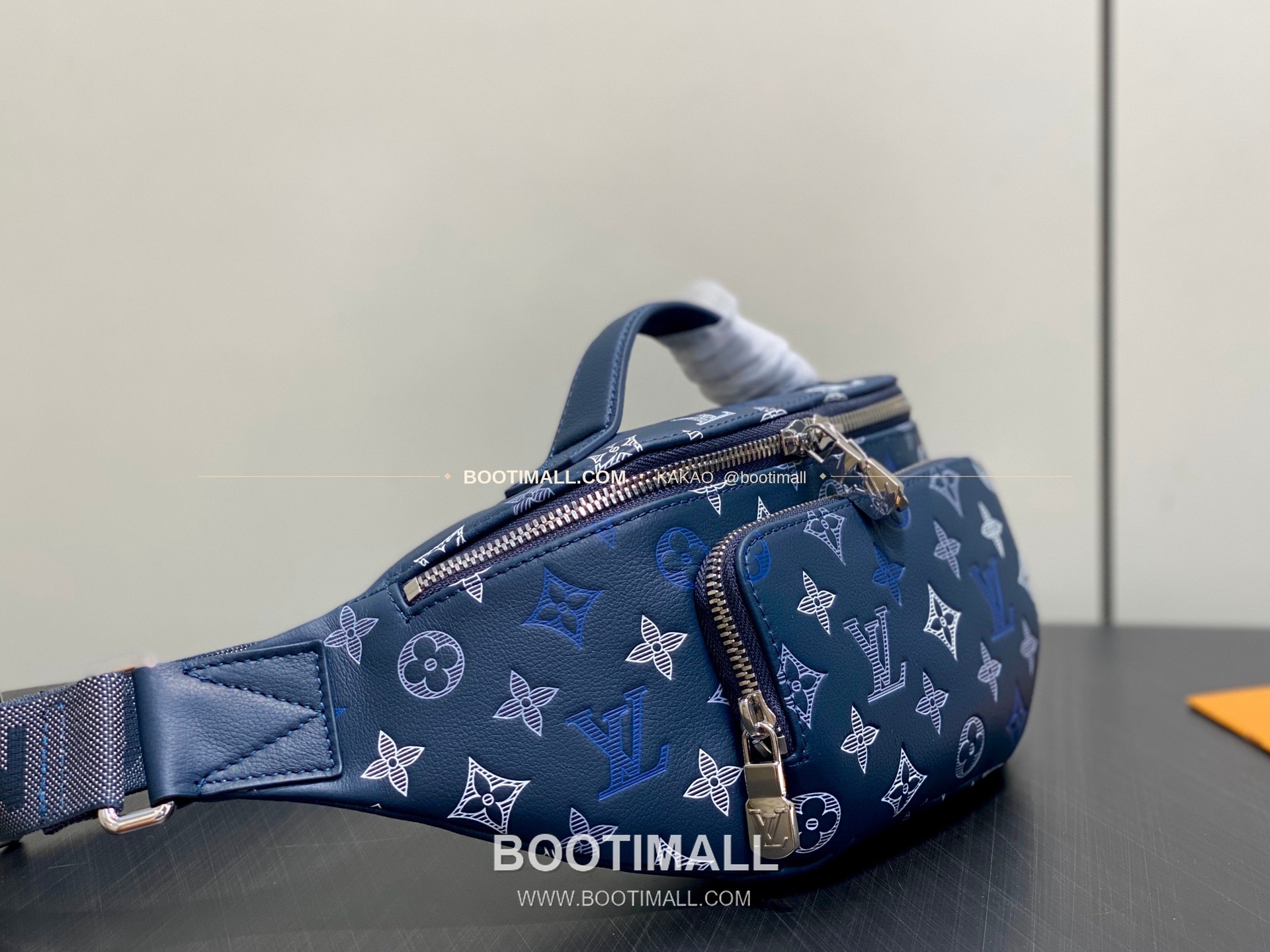 루이비통 모노그램 쉐도우 카프스킨 러시 범백 네이비 힙색 Louis Vuitton Monogram Shadow Calfskin Rush Bumbag Navy Belt Bag M28619 30cm 2