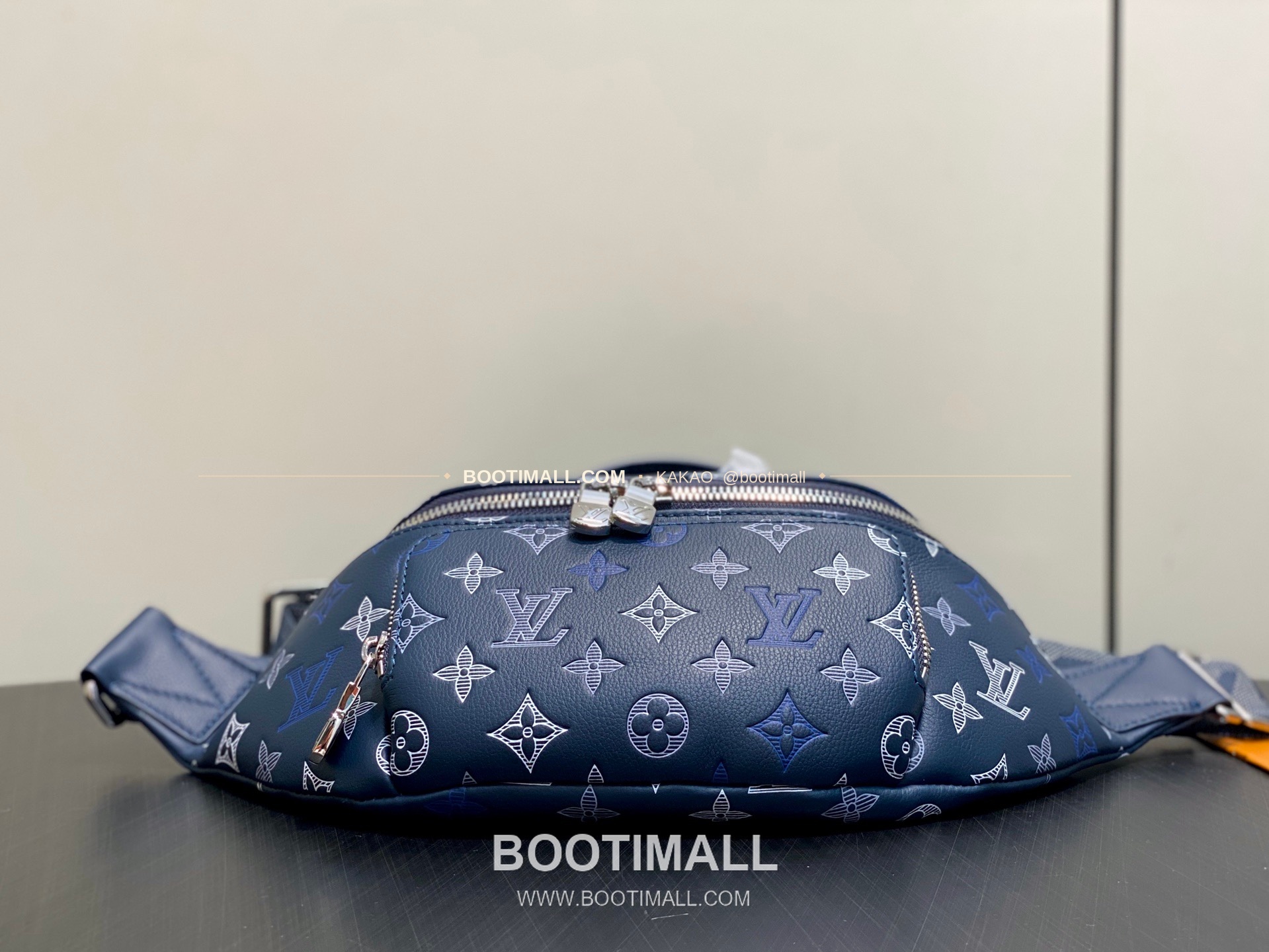 루이비통 모노그램 쉐도우 카프스킨 러시 범백 네이비 힙색 Louis Vuitton Monogram Shadow Calfskin Rush Bumbag Navy Belt Bag M28619 30cm 4