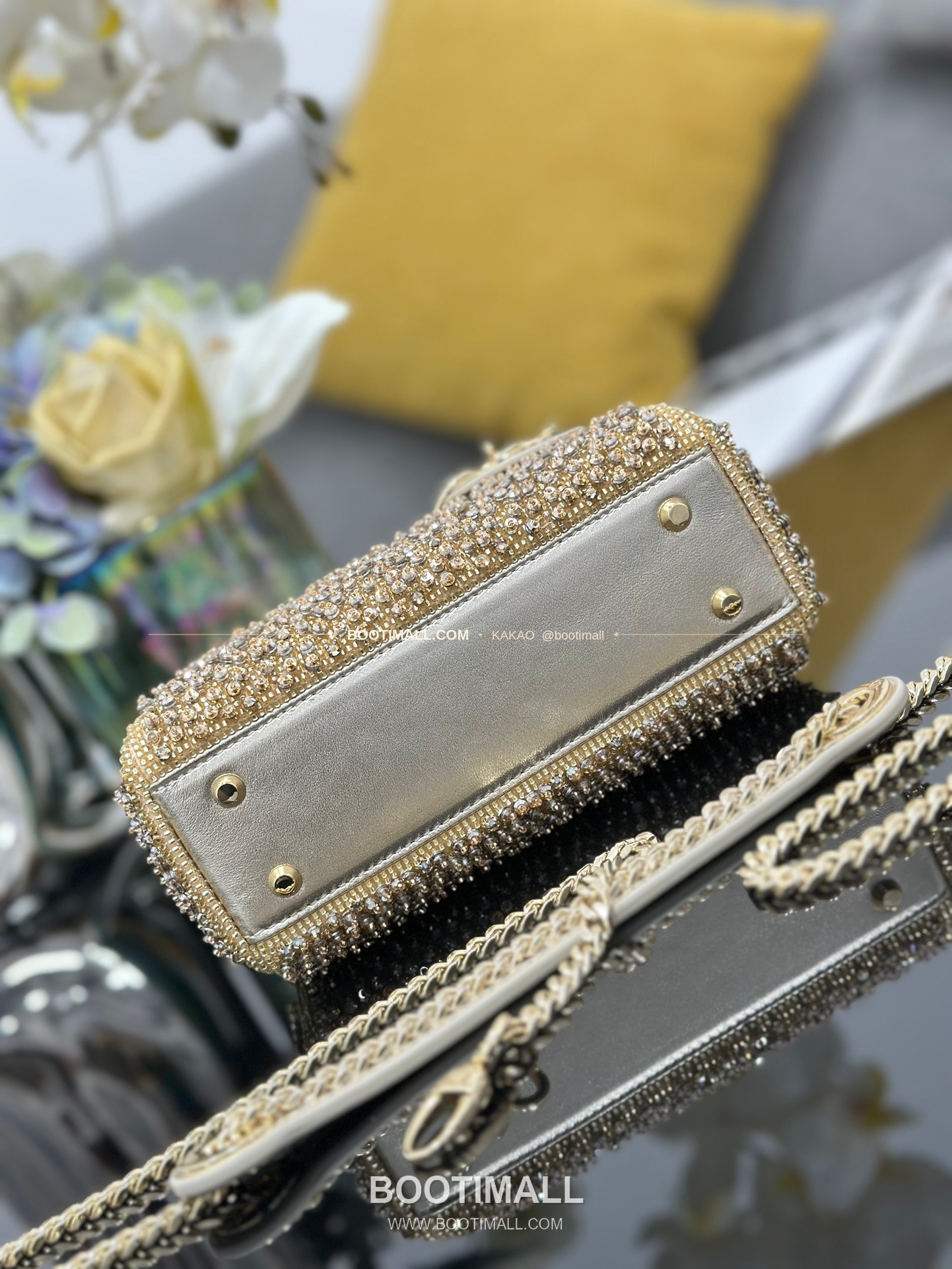 디올 레이디 디올 비즈 자수 골드 미니백 Dior Lady Dior Beaded Embroidery Gold Mini Bag M0505 17cm 4