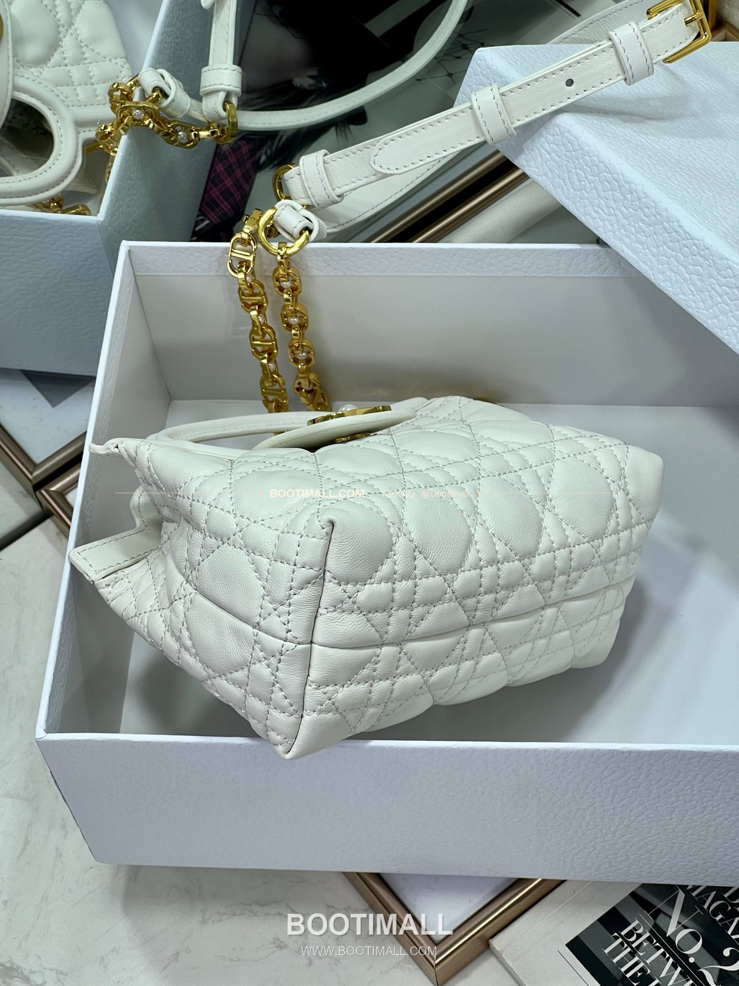 디올 졸리 탑핸들 미니 체인백 화이트 Dior Jolie Top Handle Mini Chain Bag 8601 18.5cm 8