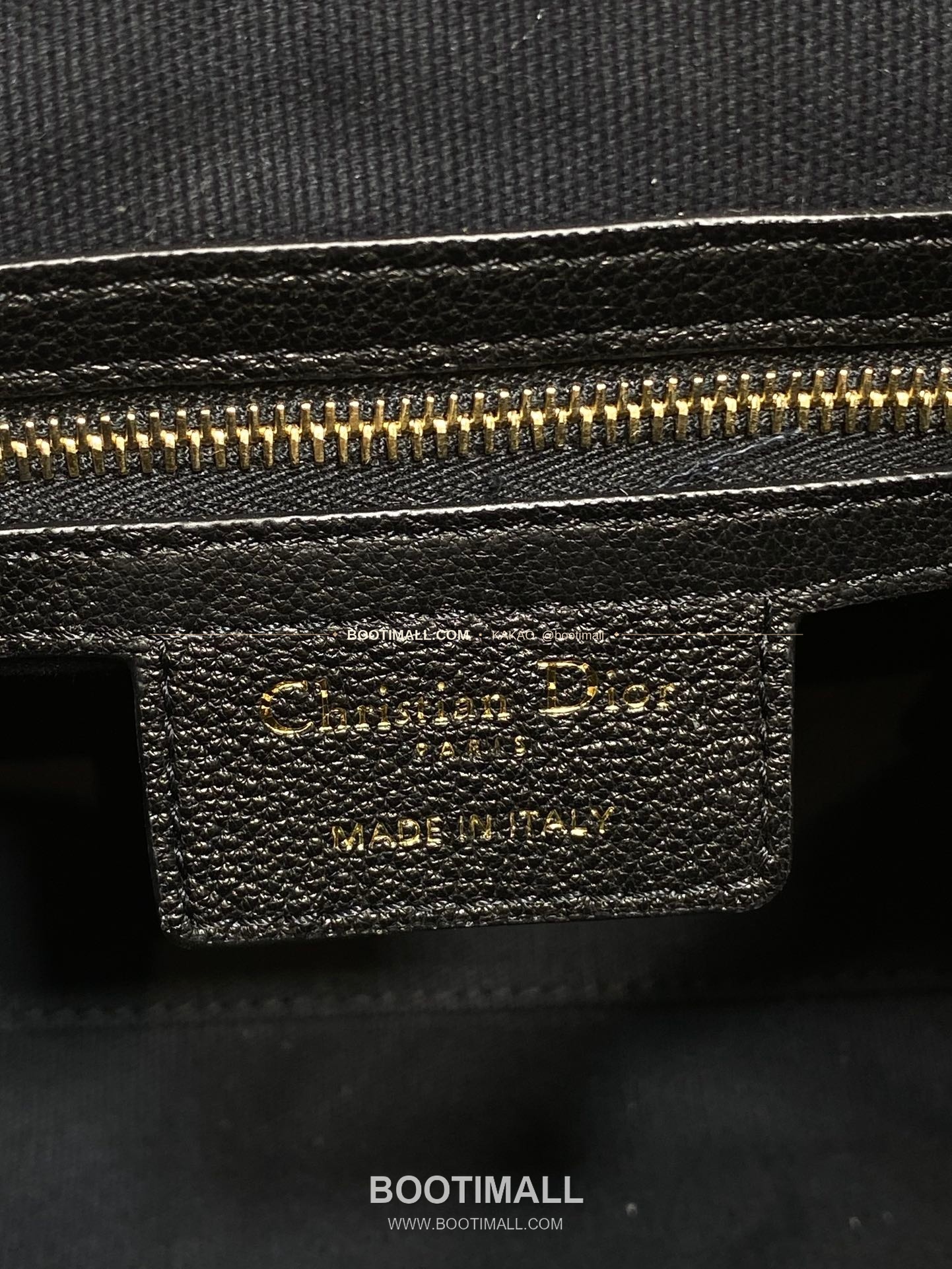 디올 보야주 오일왁스 레더 로고 하드웨어 숄더백 Dior Voyage Oil Wax Leather Logo Hardware Shoulder Bag 5881 28cm 19