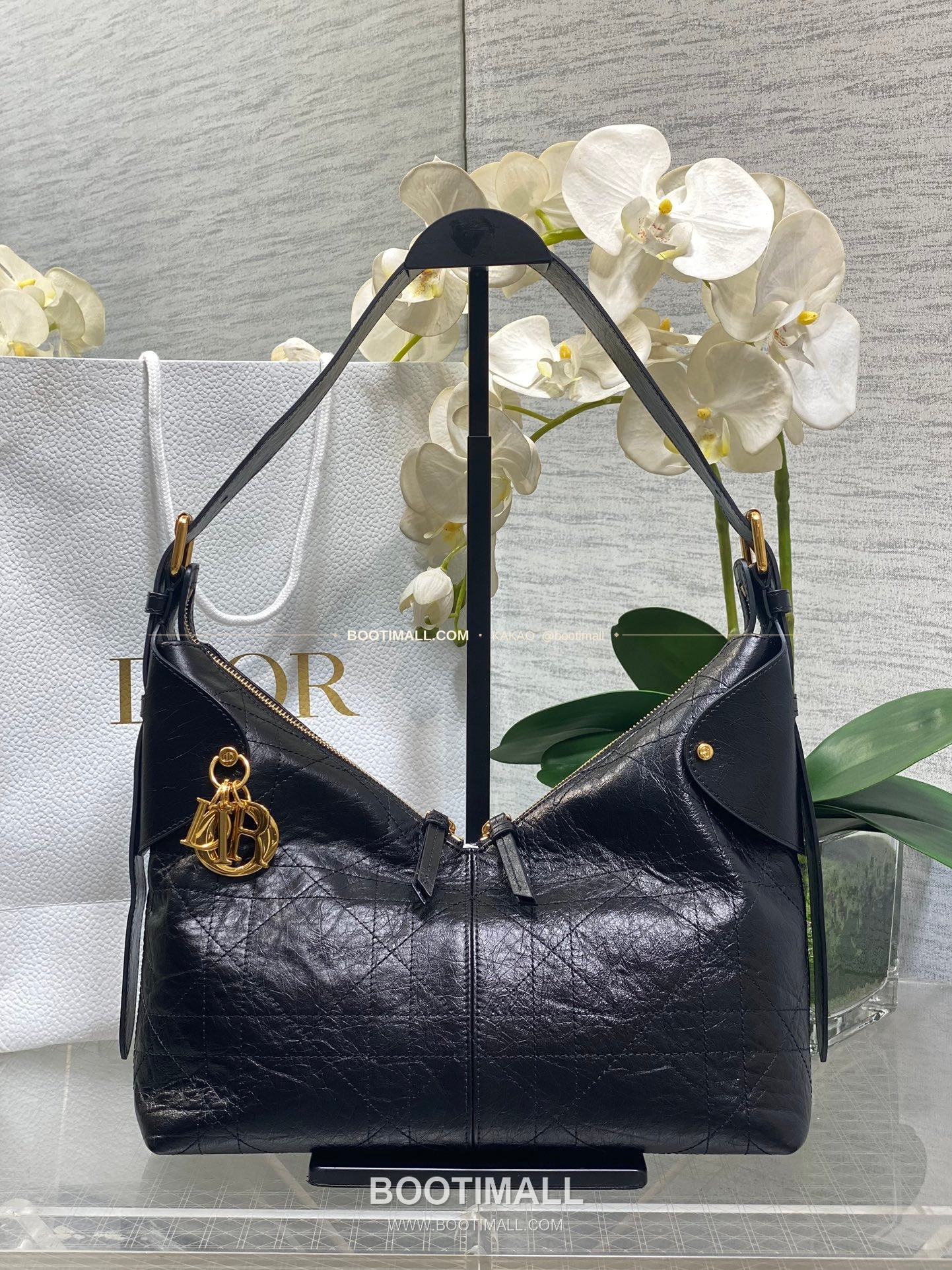 디올 보야주 오일왁스 레더 로고 하드웨어 숄더백 Dior Voyage Oil Wax Leather Logo Hardware Shoulder Bag 5881 28cm 5