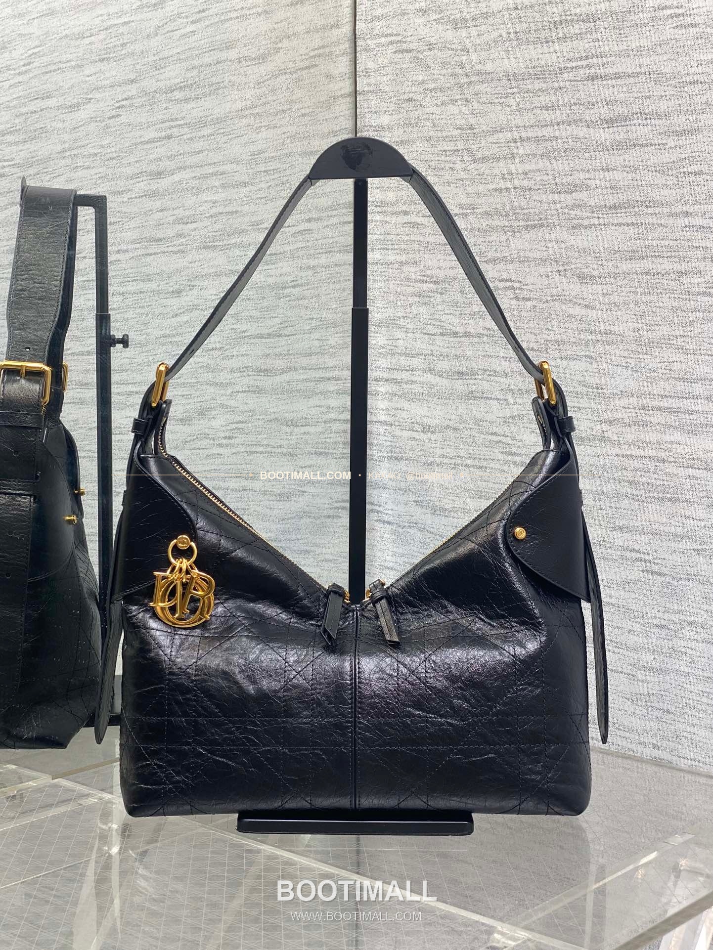 디올 보야주 오일왁스 레더 로고 하드웨어 숄더백 Dior Voyage Oil Wax Leather Logo Hardware Shoulder Bag 5881 28cm 6