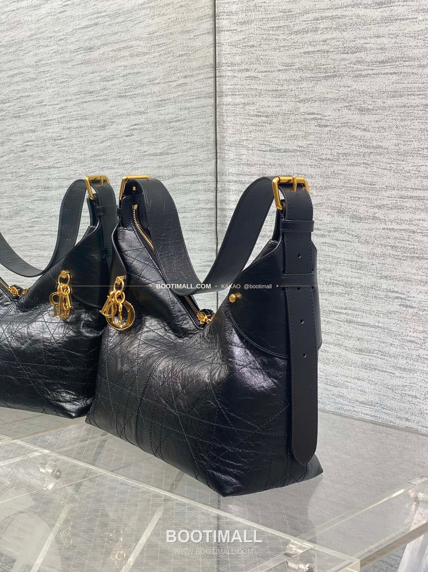 디올 보야주 오일왁스 레더 로고 하드웨어 숄더백 Dior Voyage Oil Wax Leather Logo Hardware Shoulder Bag 5881 28cm 11