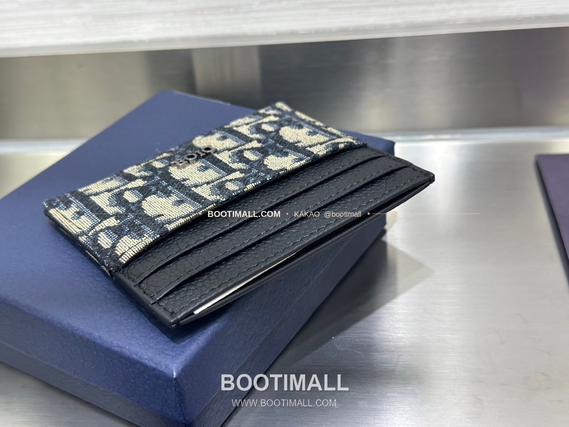 디올 CD 아이콘 그레인 카프스킨 카드지갑 Dior CD Icon Grained Calfskin Card Holder 8006 10cm 5