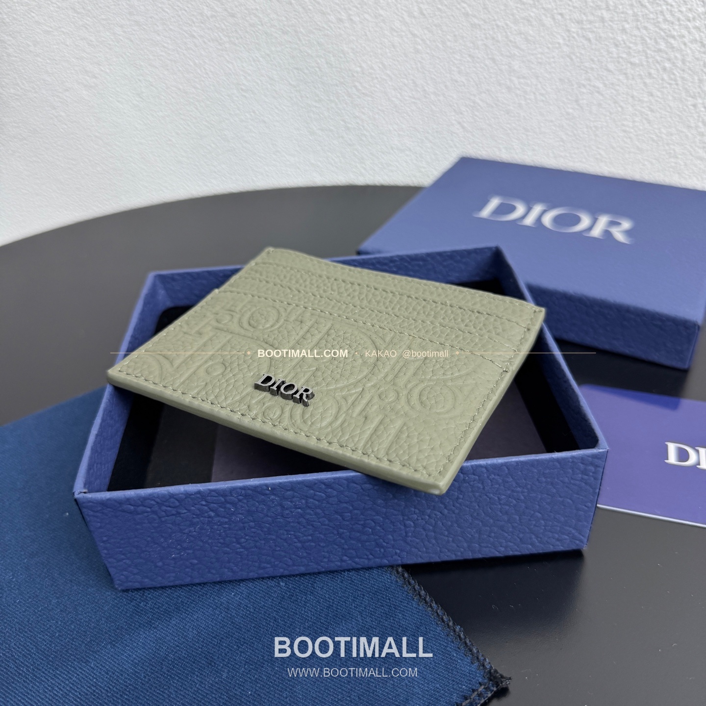 디올 CD 아이콘 그레인 카프스킨 카드지갑 Dior CD Icon Grained Calfskin Card Holder 8006 10cm

---


디올 CD 아이콘 그레인 카프스킨 카드지갑 Dior CD Icon Grained Calfskin Card Holder 8006 10cm 7