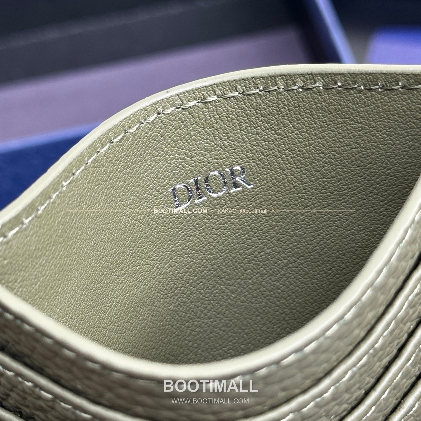 디올 CD 아이콘 그레인 카프스킨 카드지갑 Dior CD Icon Grained Calfskin Card Holder 8006 10cm

---


디올 CD 아이콘 그레인 카프스킨 카드지갑 Dior CD Icon Grained Calfskin Card Holder 8006 10cm 8