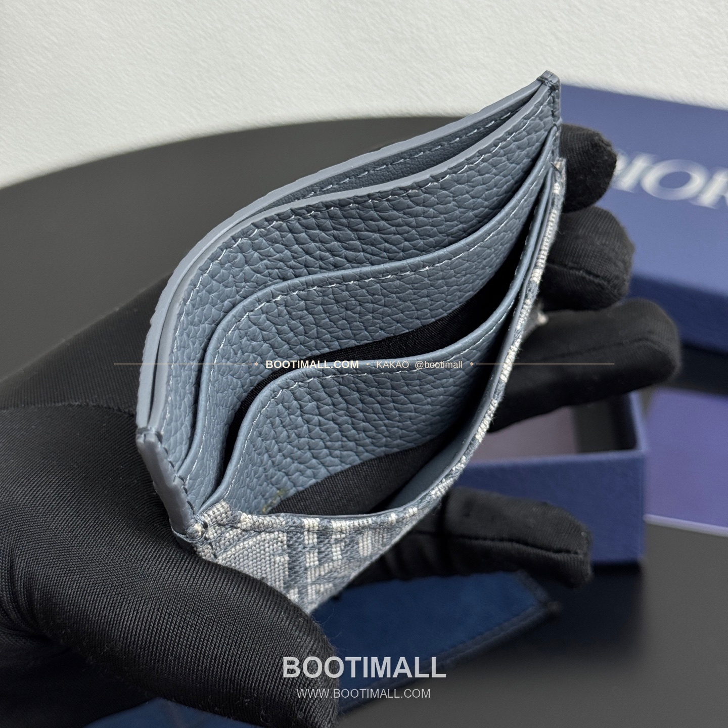 디올 CD 아이콘 그레인 카프스킨 카드지갑 Dior CD Icon Grained Calfskin Card Holder 8006 10cm 8