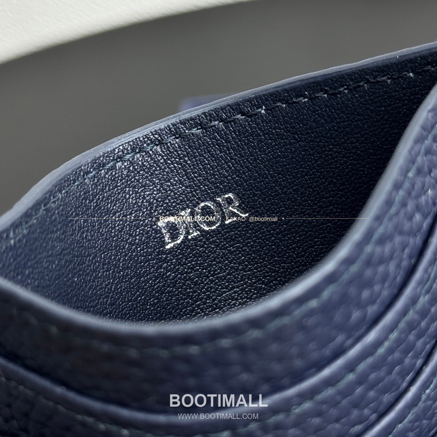 디올 CD 아이콘 그레인 카프스킨 카드지갑 Dior CD Icon Grained Calfskin Card Holder 8006 10cm 8