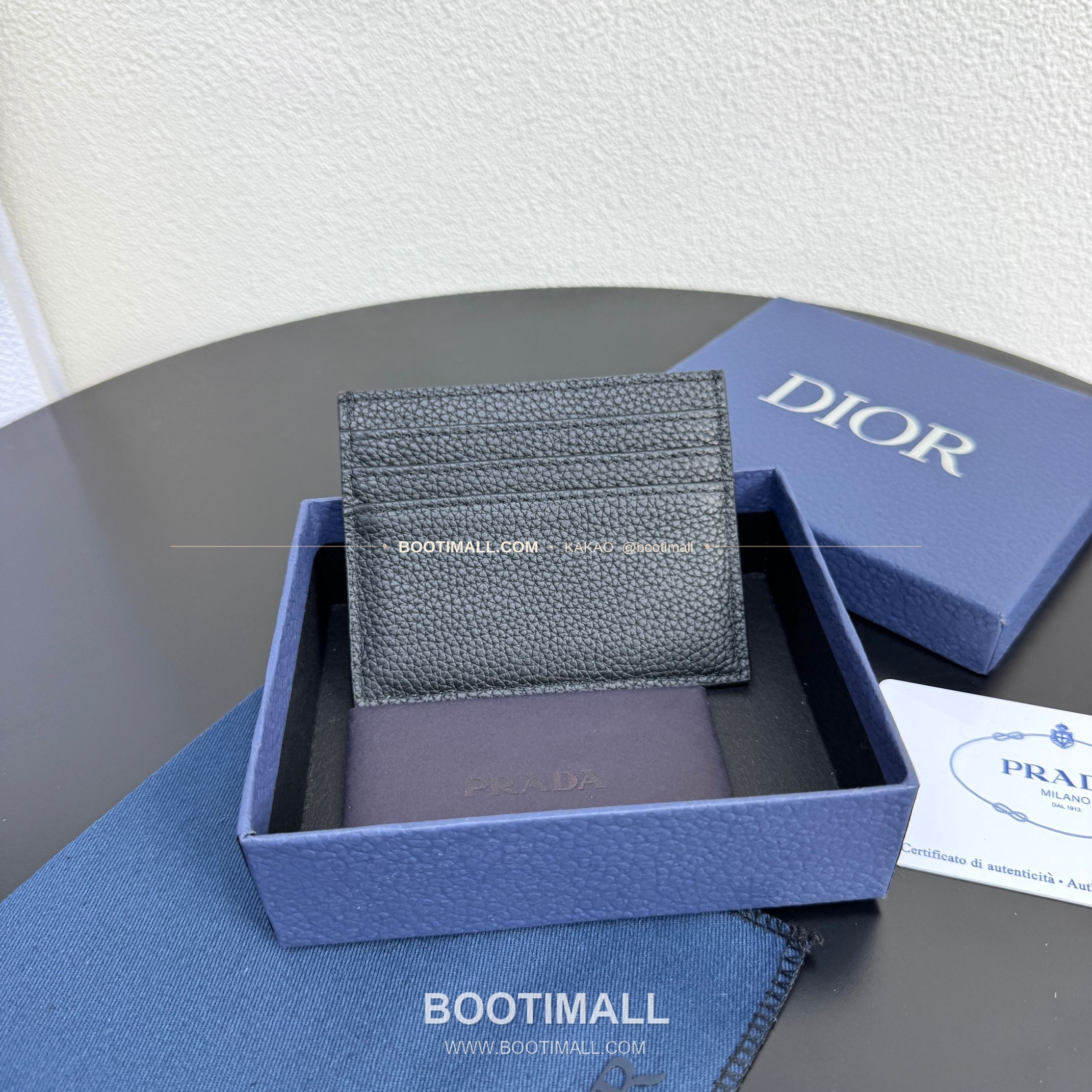 디올 CD 아이콘 그레인 카프스킨 카드지갑 Dior CD Icon Grained Calfskin Card Holder 8006 10cm 4