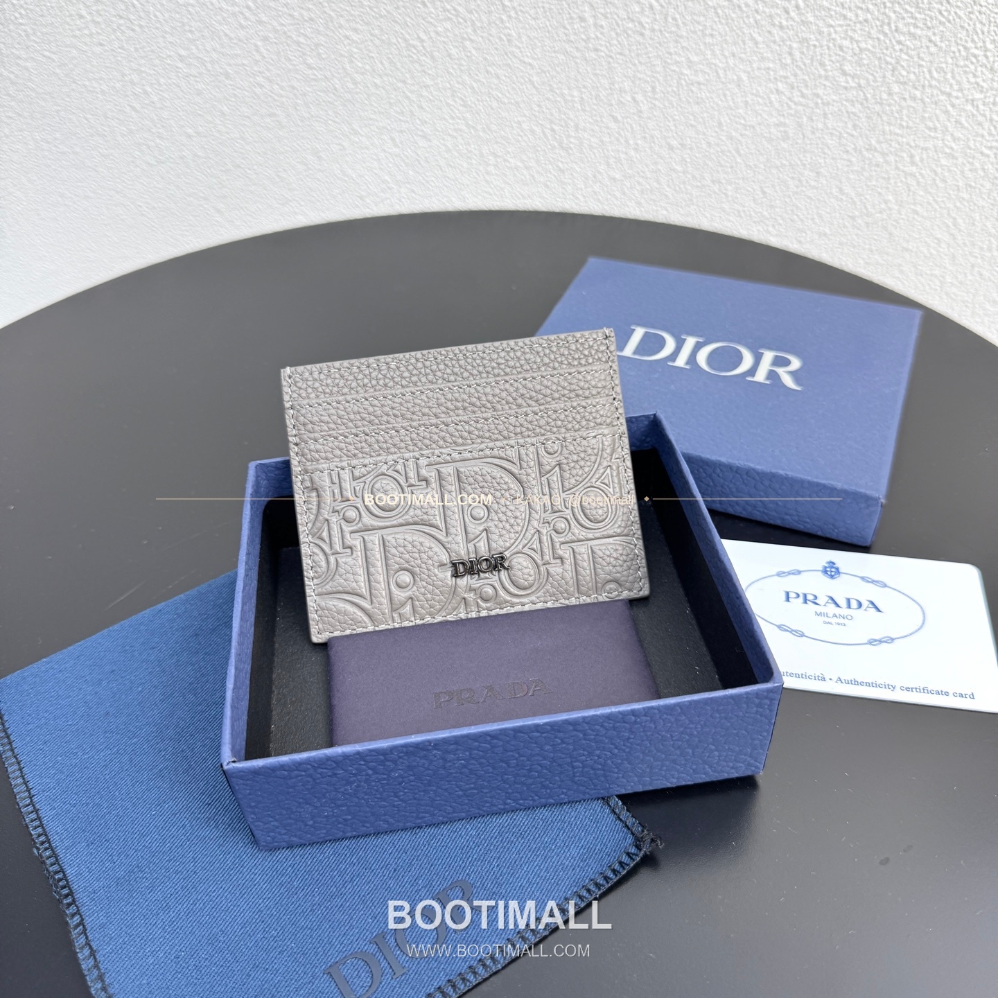디올 CD 아이콘 그레인 카프스킨 카드지갑 Dior CD Icon Grained Calfskin Card Holder 8006 10cm 2