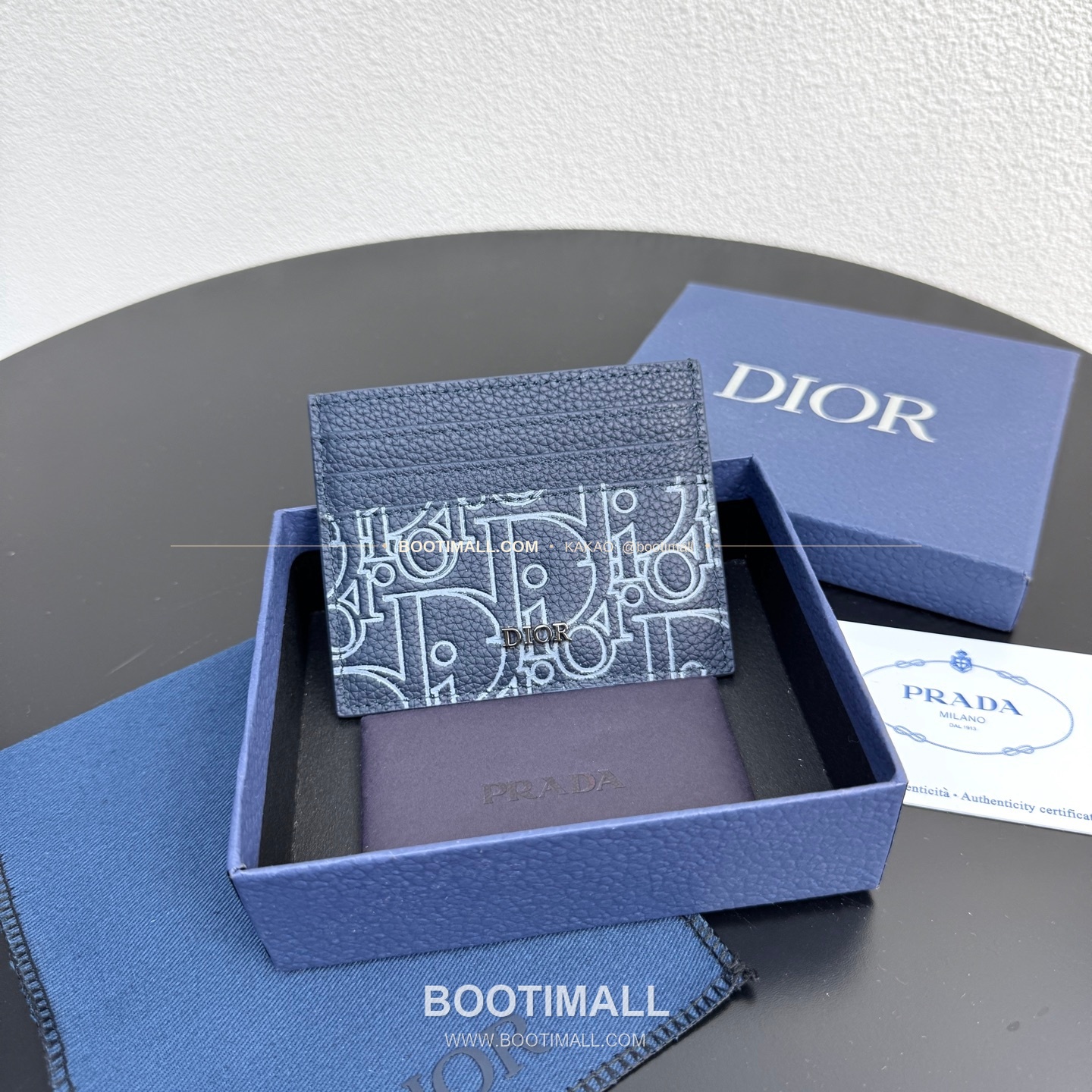 디올 CD 아이콘 그레인 카프스킨 카드지갑 Dior CD Icon Grained Calfskin Card Holder 8006 10cm 2