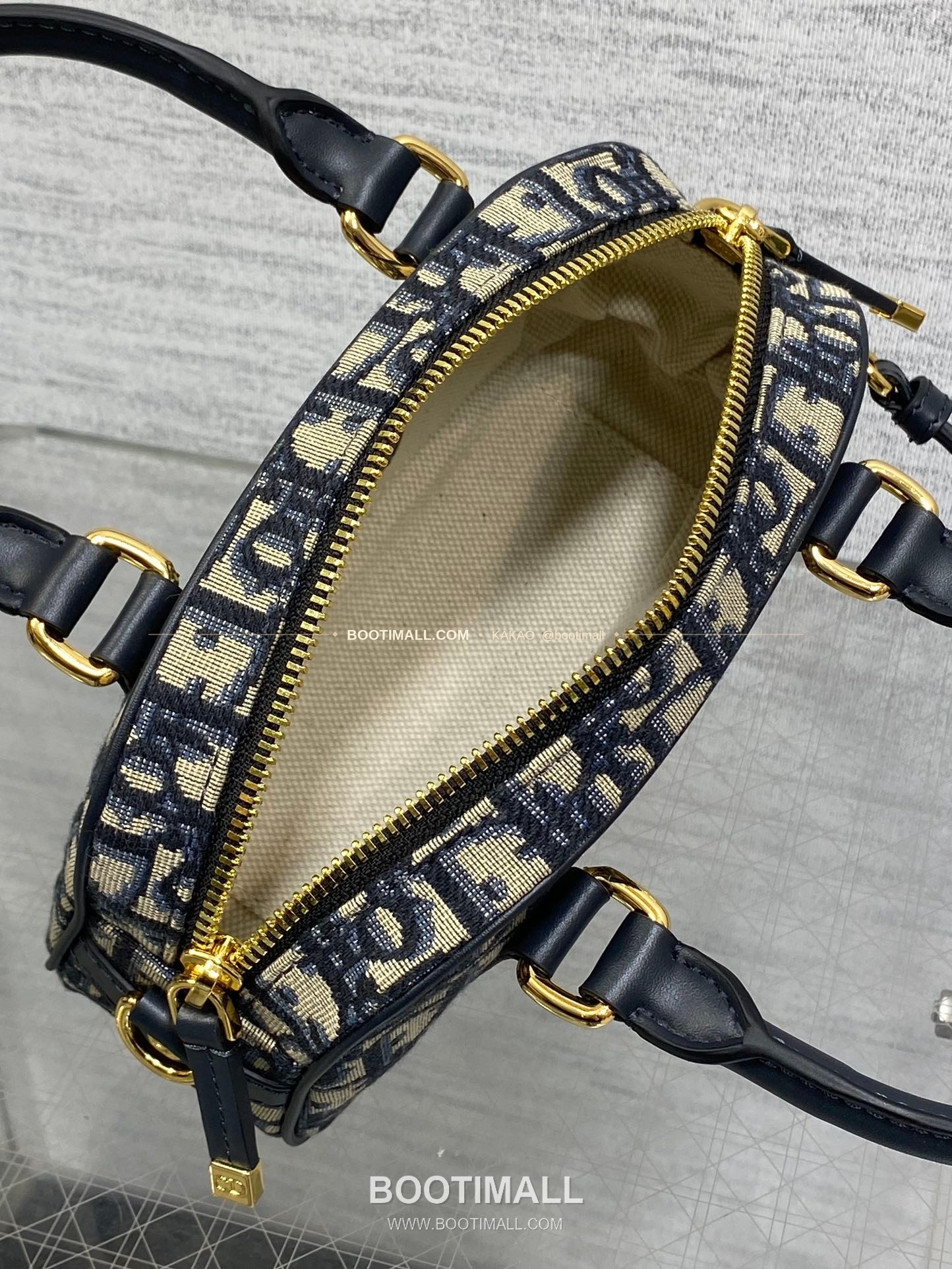 디올 디바이브 오블리크 캔버스 볼링 미니백 Dior D-Vibe Oblique Canvas Bowling Mini Bag 5250 20.5cm 16