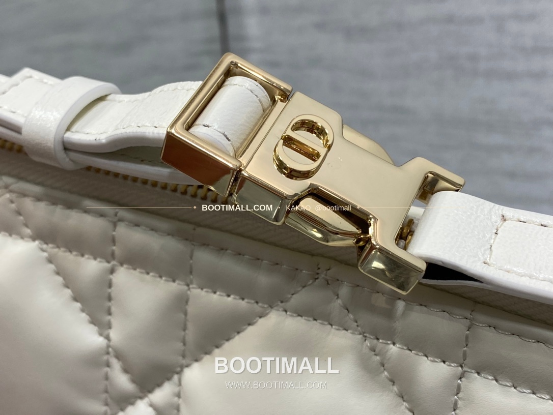 디올 노마드 카프스킨 퀼팅 버클 박스 숄더백 Dior Nomad Calfskin Quilted Buckle Box Shoulder Bag 3103 22cm 3