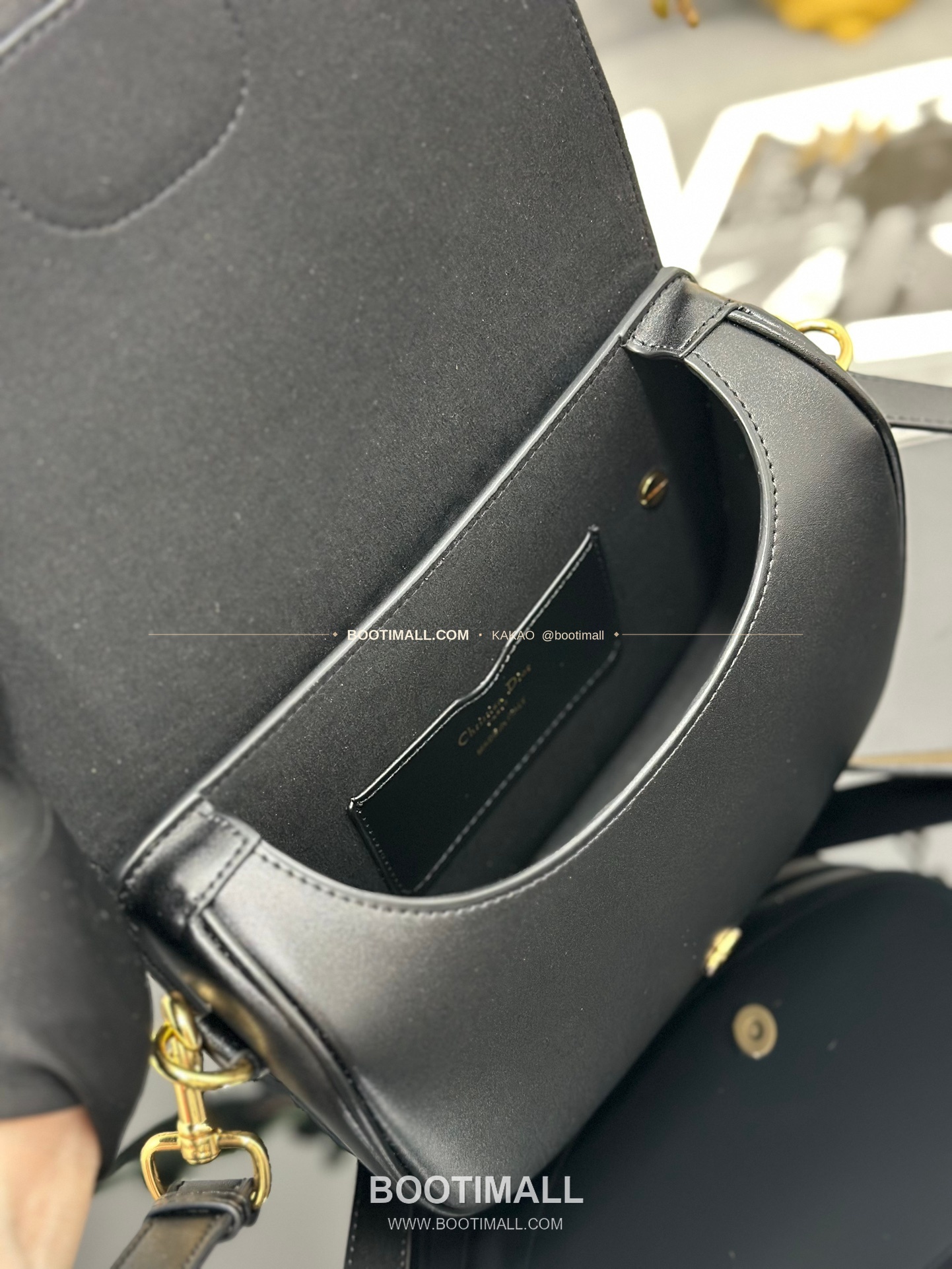 디올 바비 카프스킨 CD 로고 플랩 숄더백 Dior Bobby Calfskin CD Logo Flap Shoulder Bag M9319 22cm 8