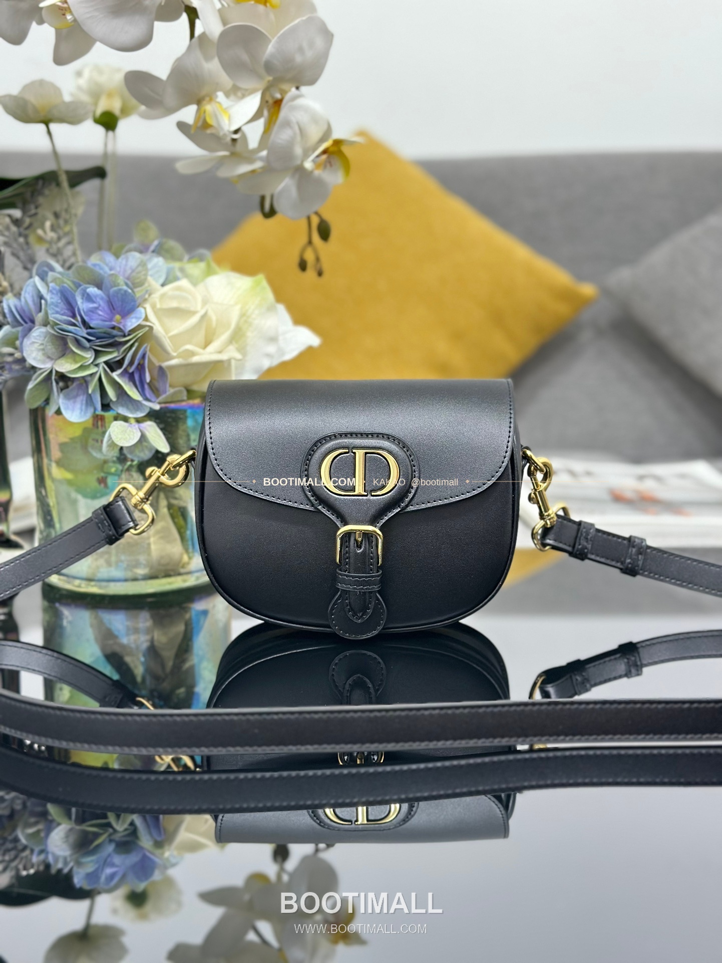 디올 바비 카프스킨 CD 로고 플랩 숄더백 Dior Bobby Calfskin CD Logo Flap Shoulder Bag M9317 18cm 1