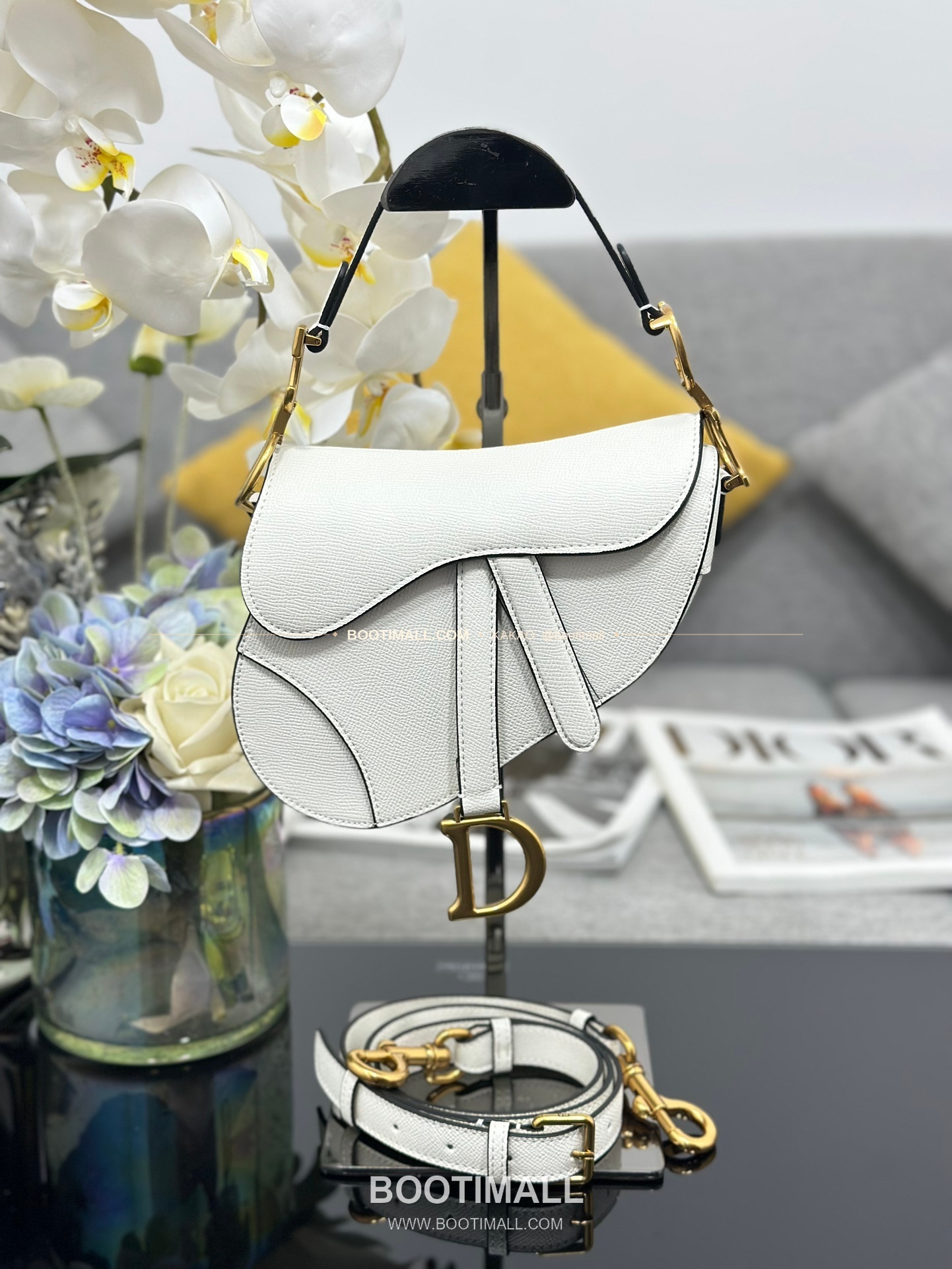 디올 새들 스무스 카프스킨 CD 로고 플랩 숄더백 Dior Saddle Smooth Calfskin CD Logo Flap Shoulder Bag M0447 21cm 1