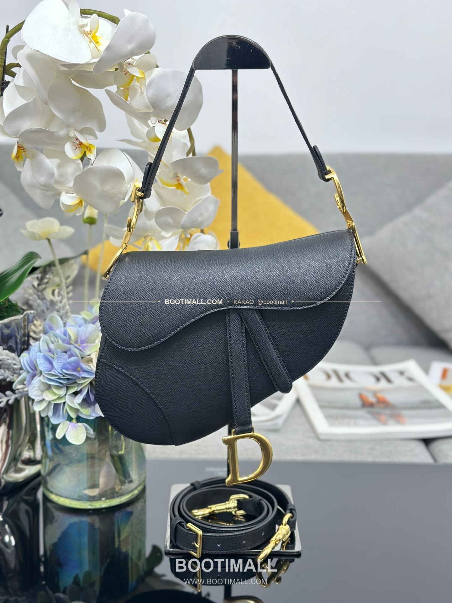 디올 새들 그레인 카프스킨 CD 로고 플랩 숄더백 Dior Saddle Grained Calfskin CD Logo Flap Shoulder Bag M0446 25.5cm 1