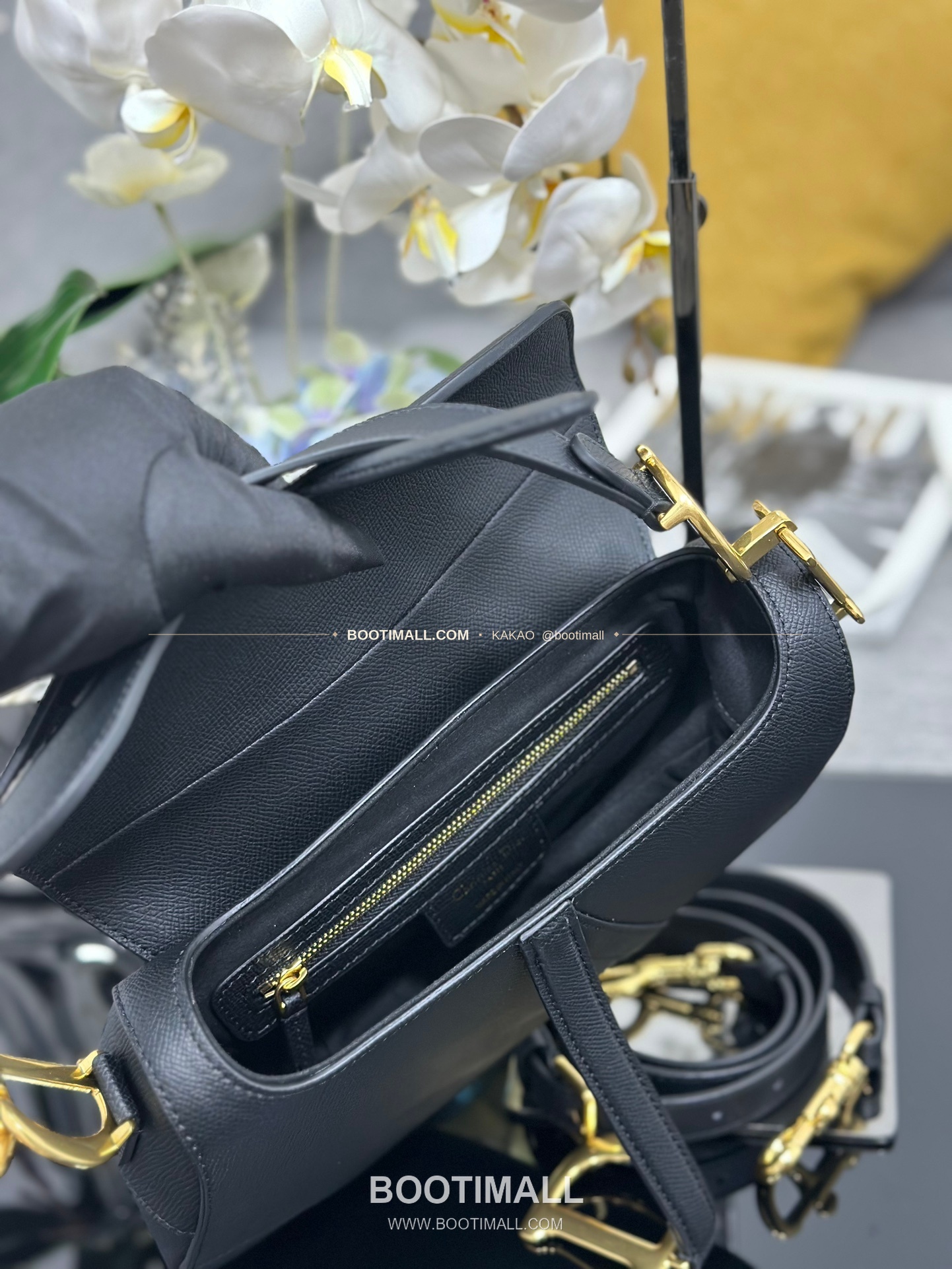 디올 새들 그레인 카프스킨 CD 로고 플랩 숄더백 Dior Saddle Grained Calfskin CD Logo Flap Shoulder Bag M0446 25.5cm 8