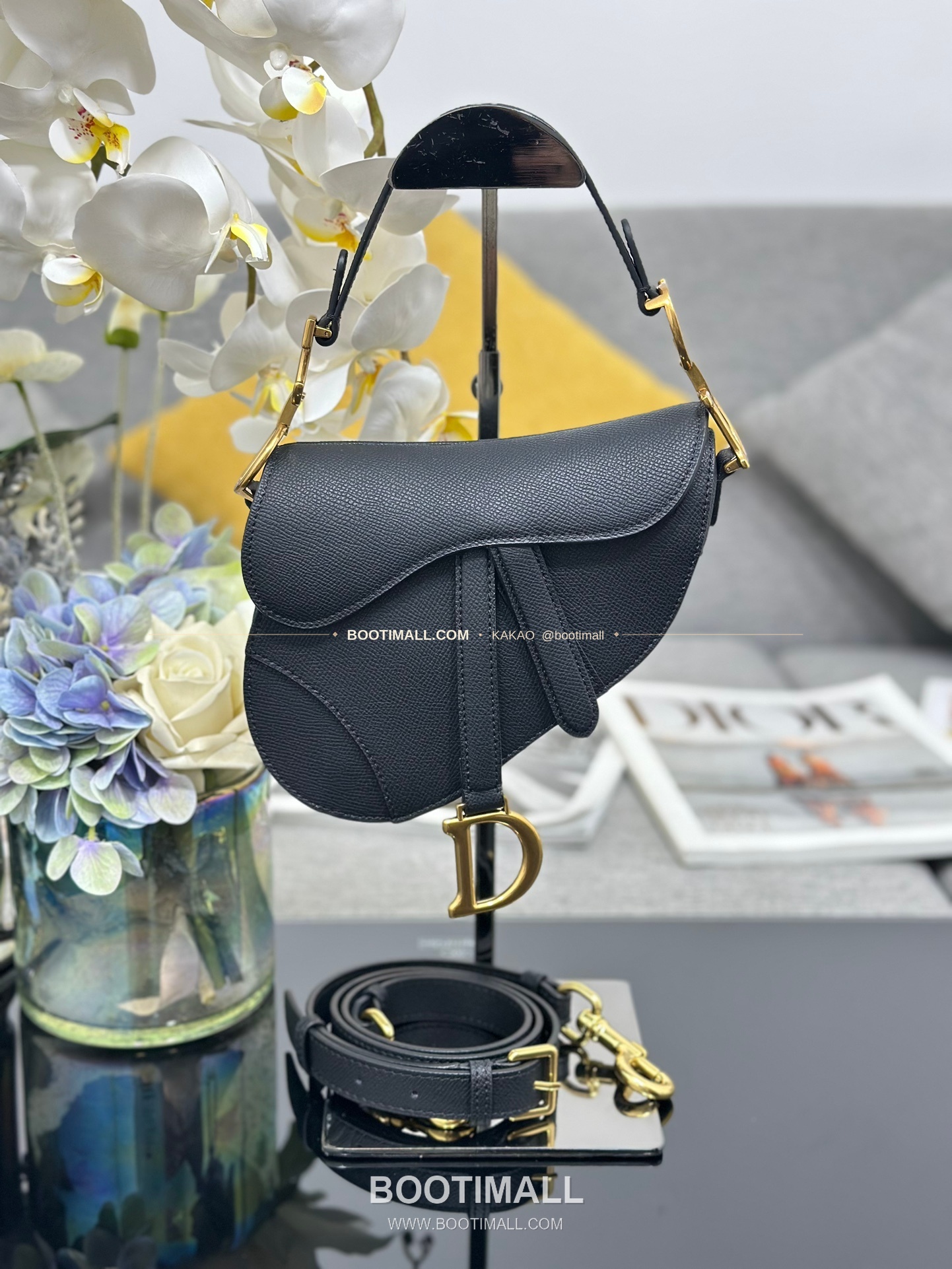 디올 새들 스무스 카프스킨 CD 로고 플랩 숄더백 Dior Saddle Smooth Calfskin CD Logo Flap Shoulder Bag M0447 21cm 1
