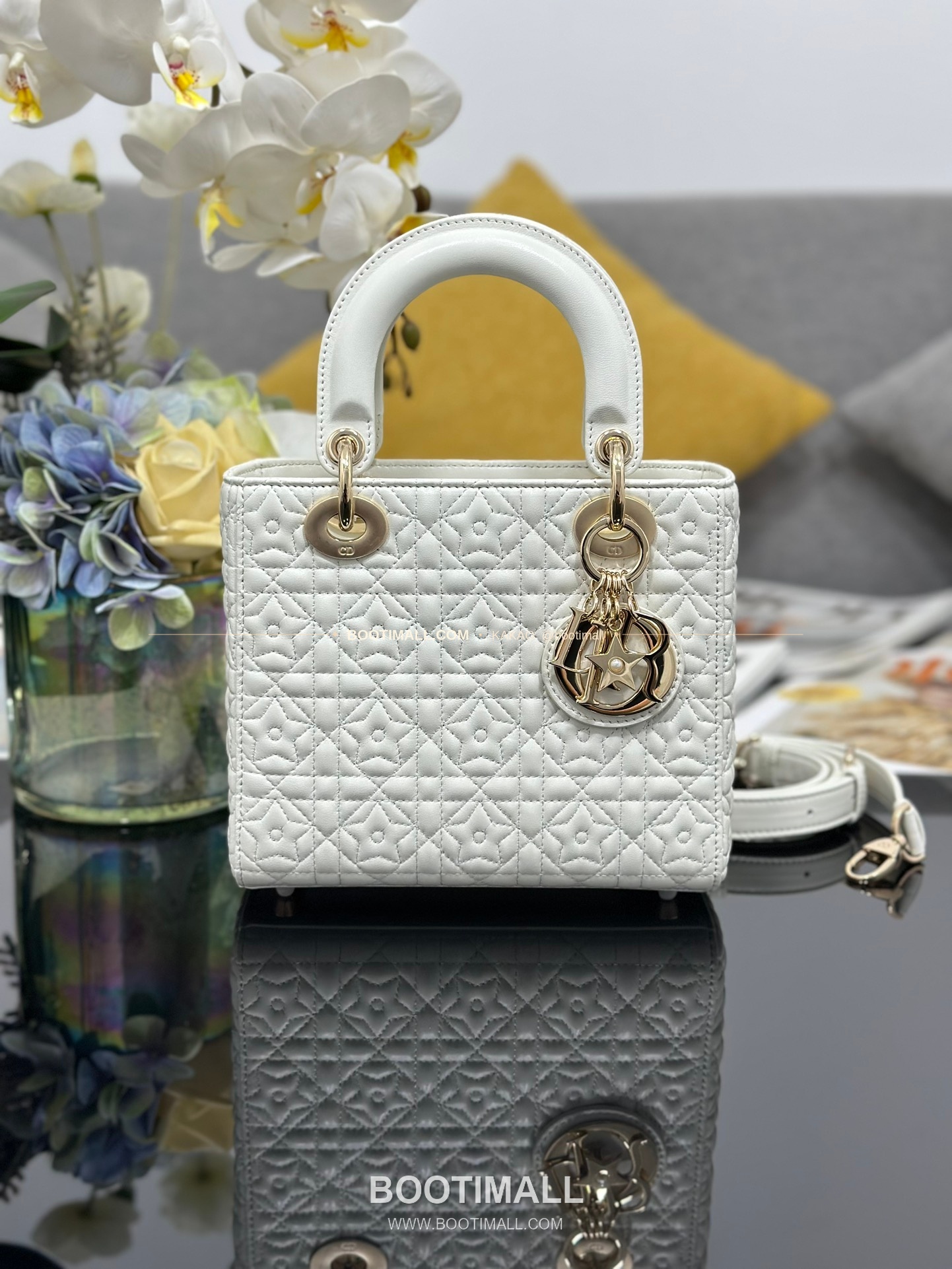 디올 레이디 디올 램스킨 까나쥬 D.I.O.R 참 토트 숄더백 Dior Lady Dior Lambskin Cannage D.I.O.R Charm Tote Shoulder Bag M0538 20cm 1