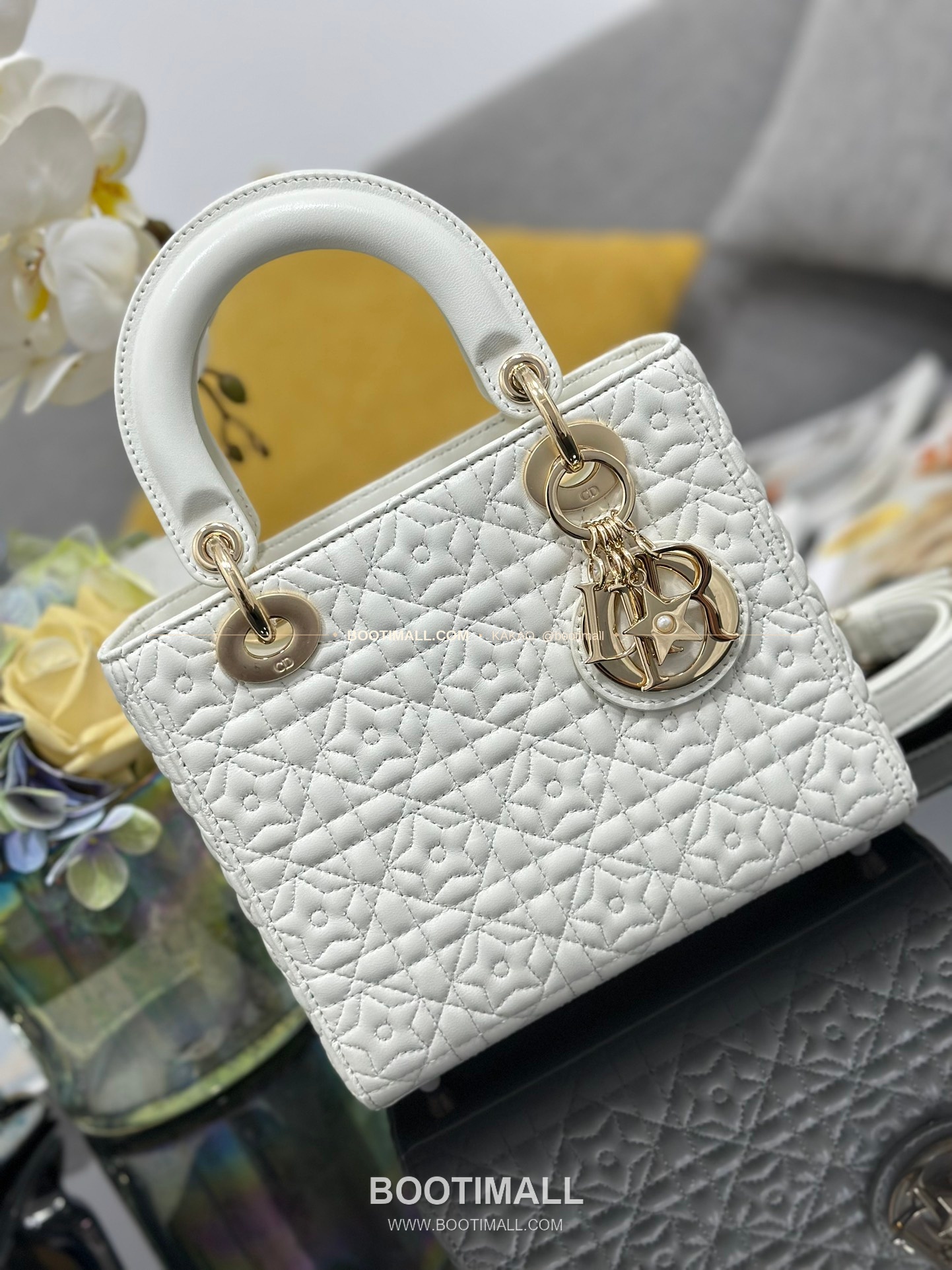 디올 레이디 디올 램스킨 까나쥬 D.I.O.R 참 토트 숄더백 Dior Lady Dior Lambskin Cannage D.I.O.R Charm Tote Shoulder Bag M0538 20cm 5