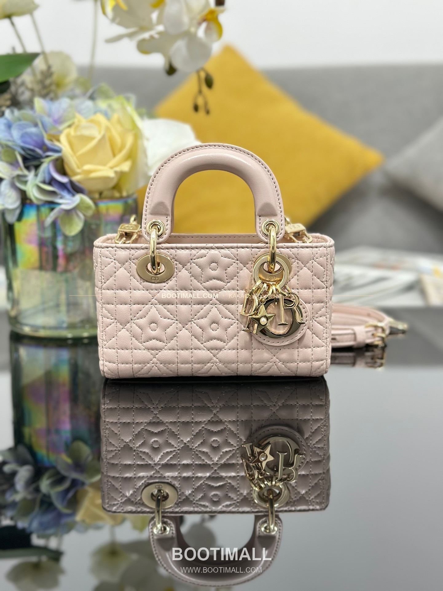 디올 레이디 디조이 램스킨 까나쥬 D.I.O.R 참 미니 체인 숄더백 Dior Lady D-Joy Lambskin Cannage D.I.O.R Charm Mini Chain Shoulder Bag S0910 16cm 1