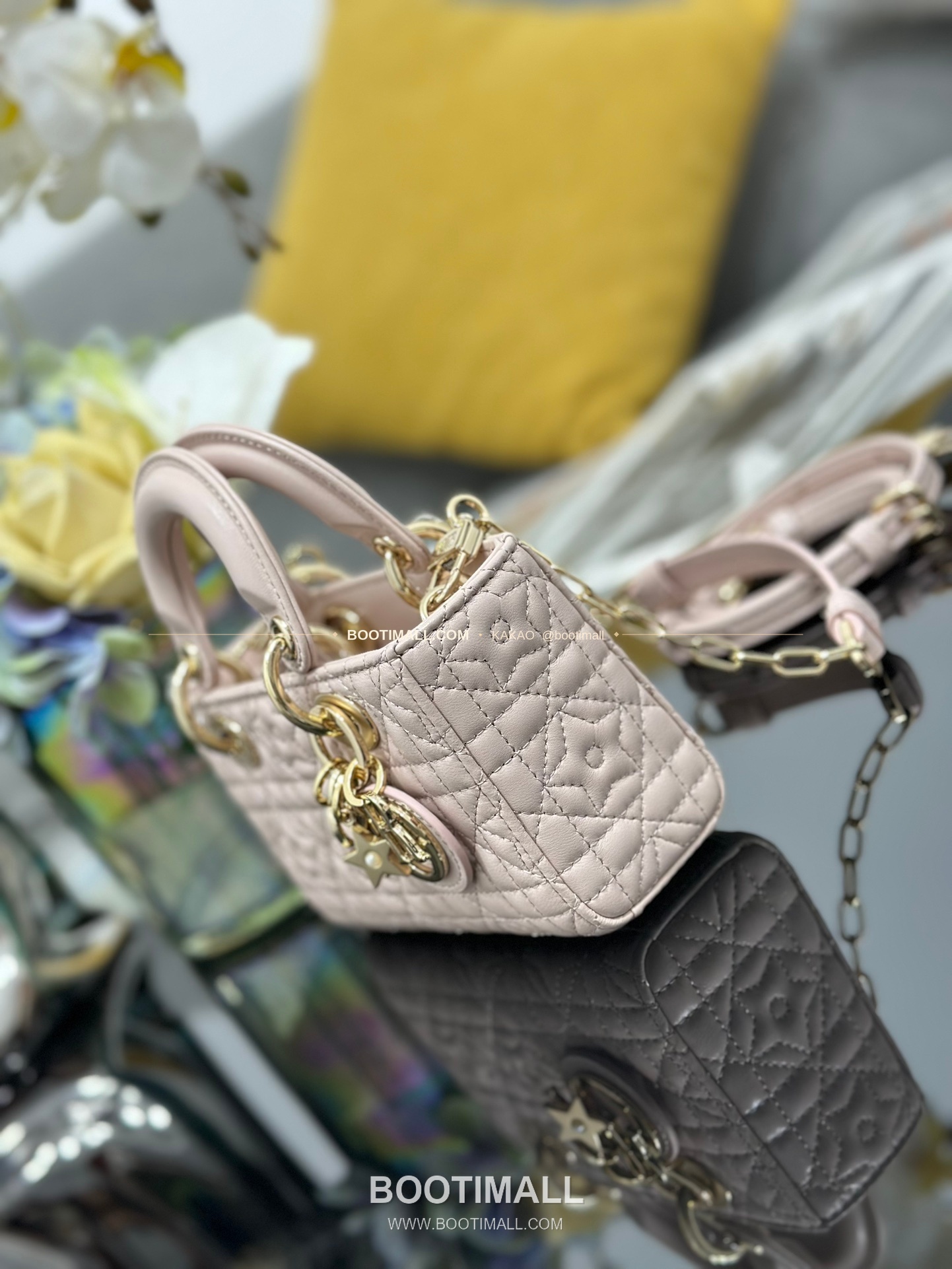 디올 레이디 디조이 램스킨 까나쥬 D.I.O.R 참 미니 체인 숄더백 Dior Lady D-Joy Lambskin Cannage D.I.O.R Charm Mini Chain Shoulder Bag S0910 16cm 3