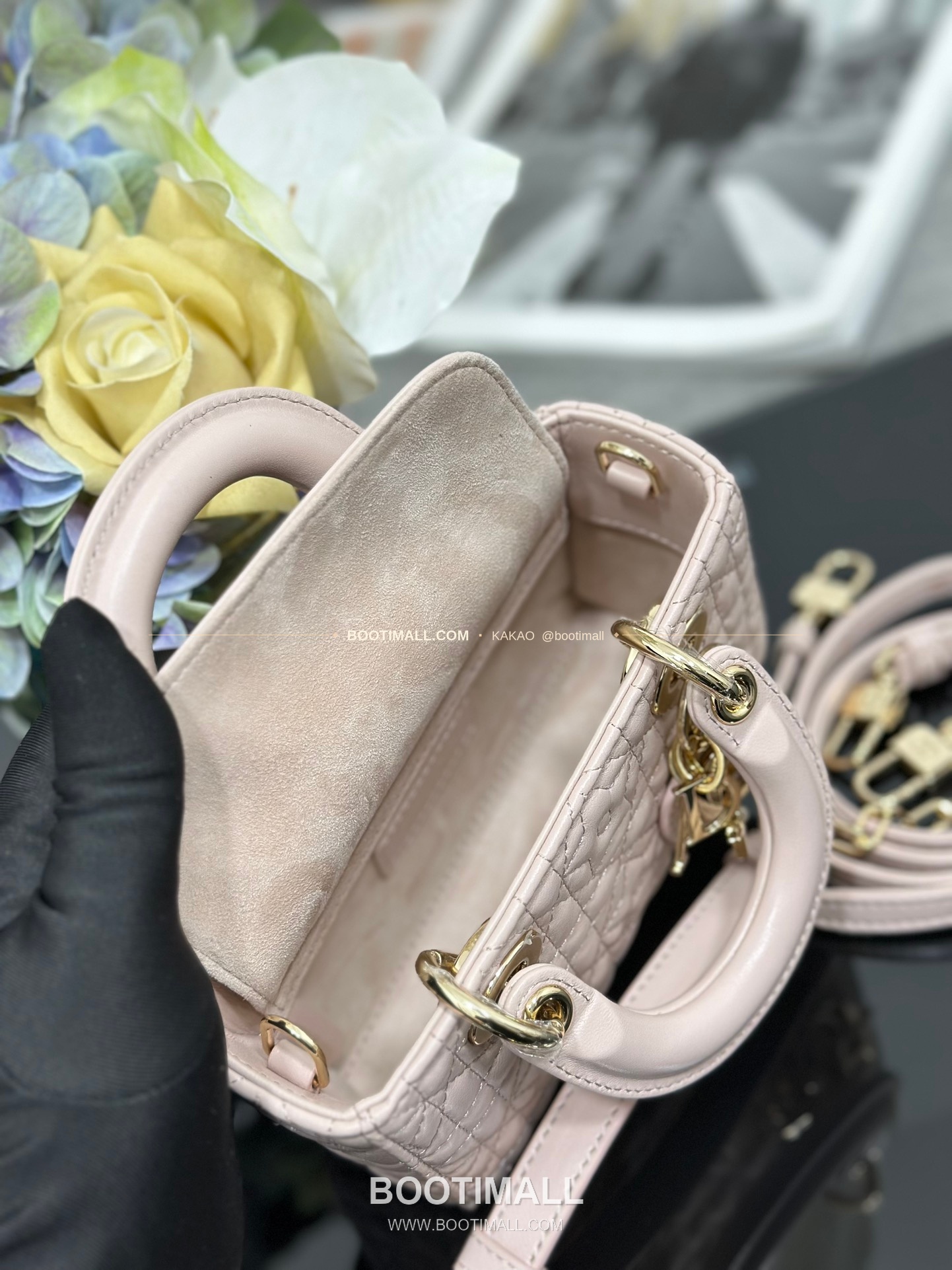 디올 레이디 디조이 램스킨 까나쥬 D.I.O.R 참 미니 체인 숄더백 Dior Lady D-Joy Lambskin Cannage D.I.O.R Charm Mini Chain Shoulder Bag S0910 16cm 8