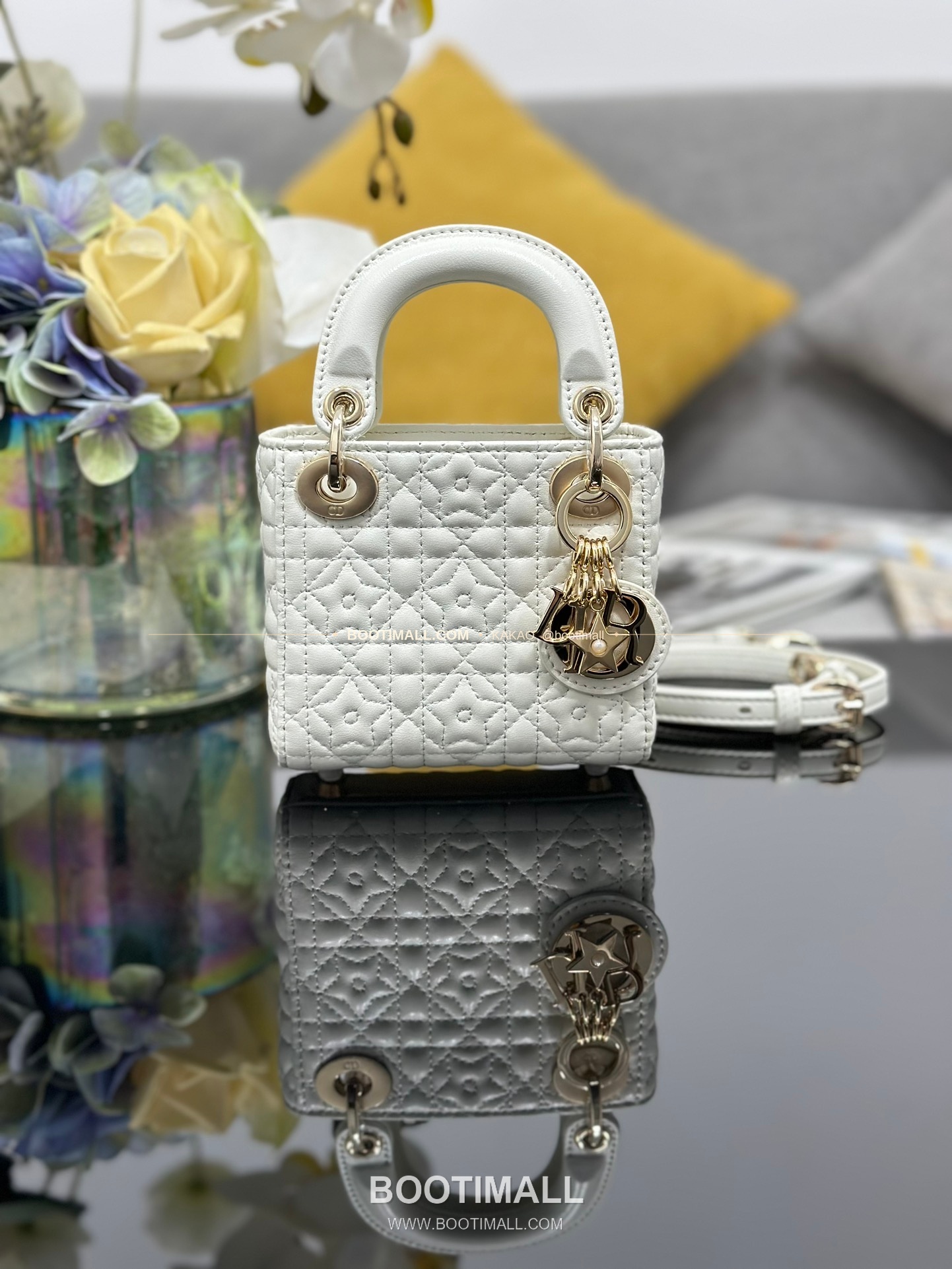 디올 레이디 디올 램스킨 까나쥬 D.I.O.R 참 미니 토트백 Dior Lady Dior Lambskin Cannage D.I.O.R Charm Mini Tote Bag S0856 12cm 1