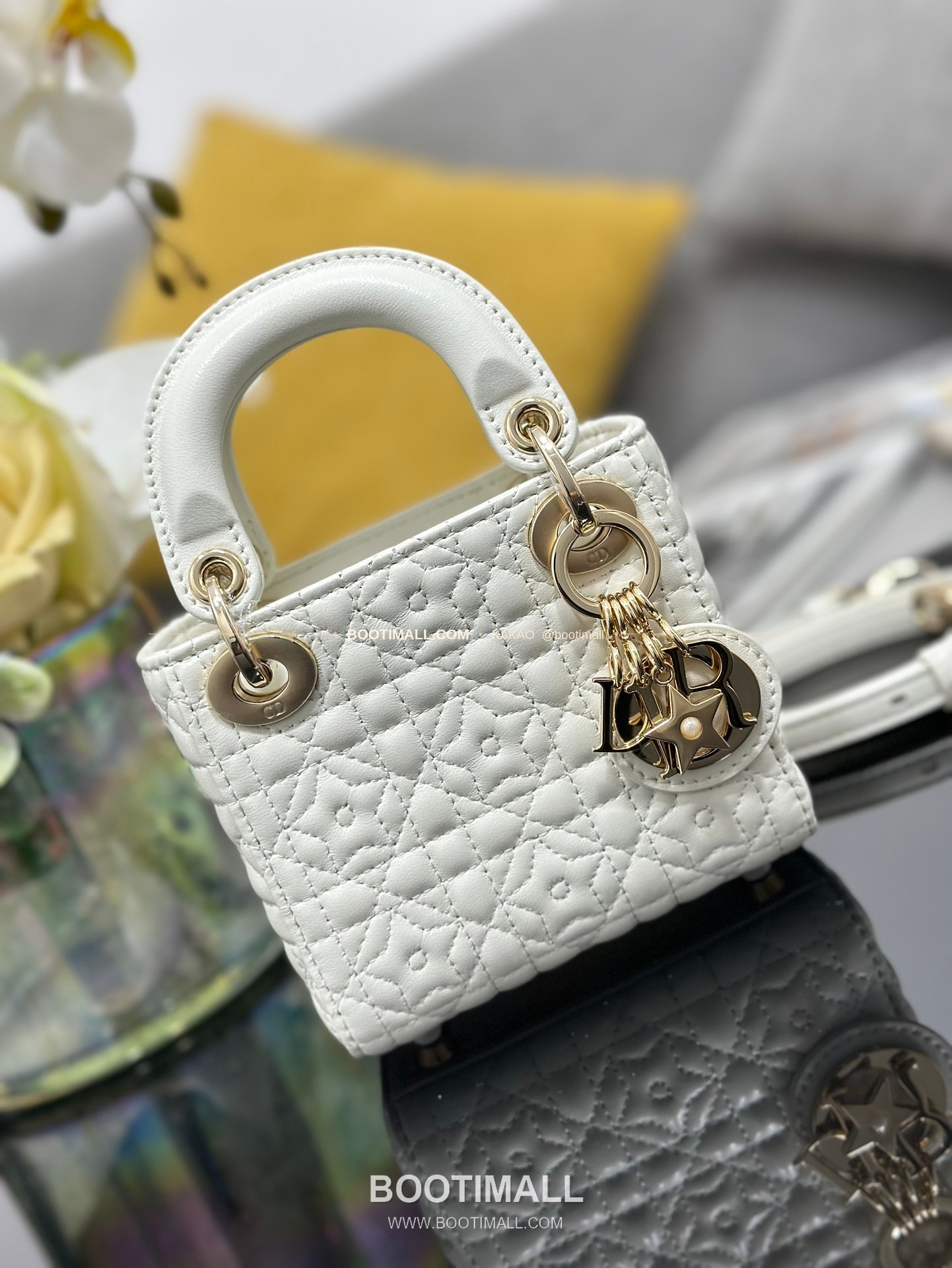 디올 레이디 디올 램스킨 까나쥬 D.I.O.R 참 미니 토트백 Dior Lady Dior Lambskin Cannage D.I.O.R Charm Mini Tote Bag S0856 12cm 5