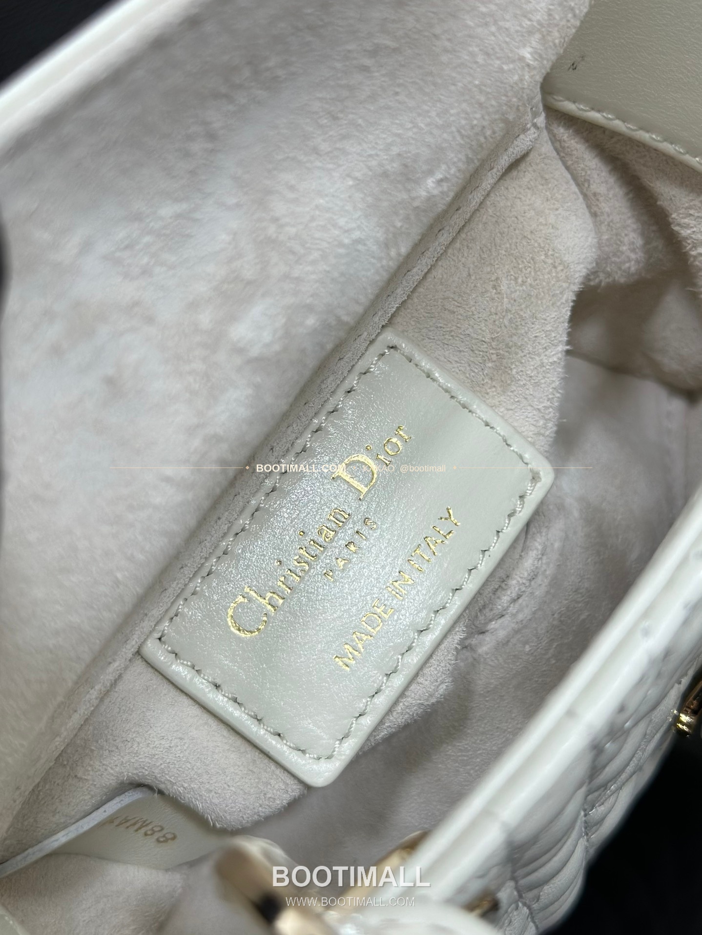 디올 레이디 디올 램스킨 까나쥬 D.I.O.R 참 미니 토트백 Dior Lady Dior Lambskin Cannage D.I.O.R Charm Mini Tote Bag S0856 12cm 9