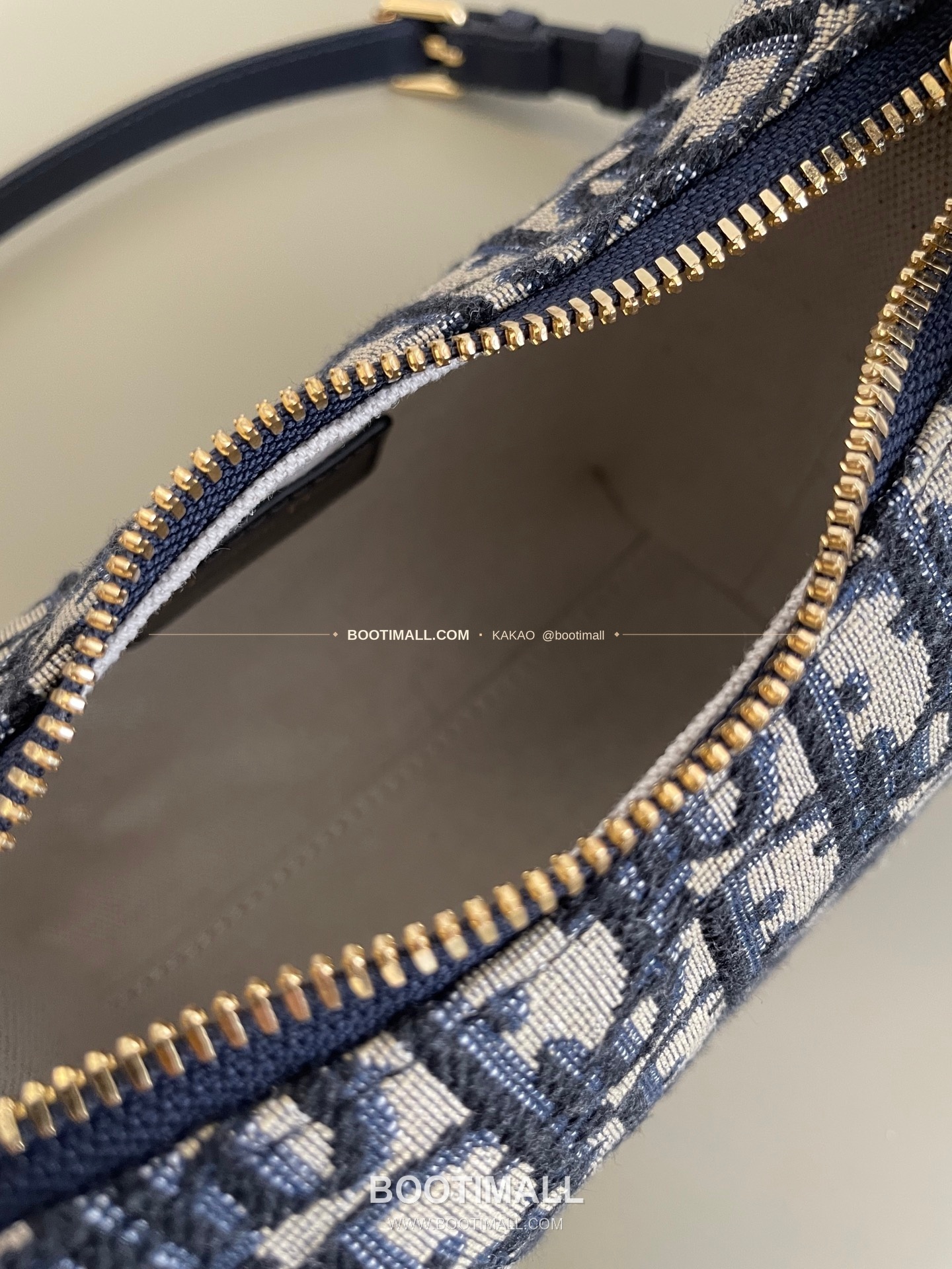 디올 디드림 오블리크 캔버스 미니 호보 숄더백 Dior D-Dream Oblique Canvas Mini Hobo Shoulder Bag 5871 18cm 15