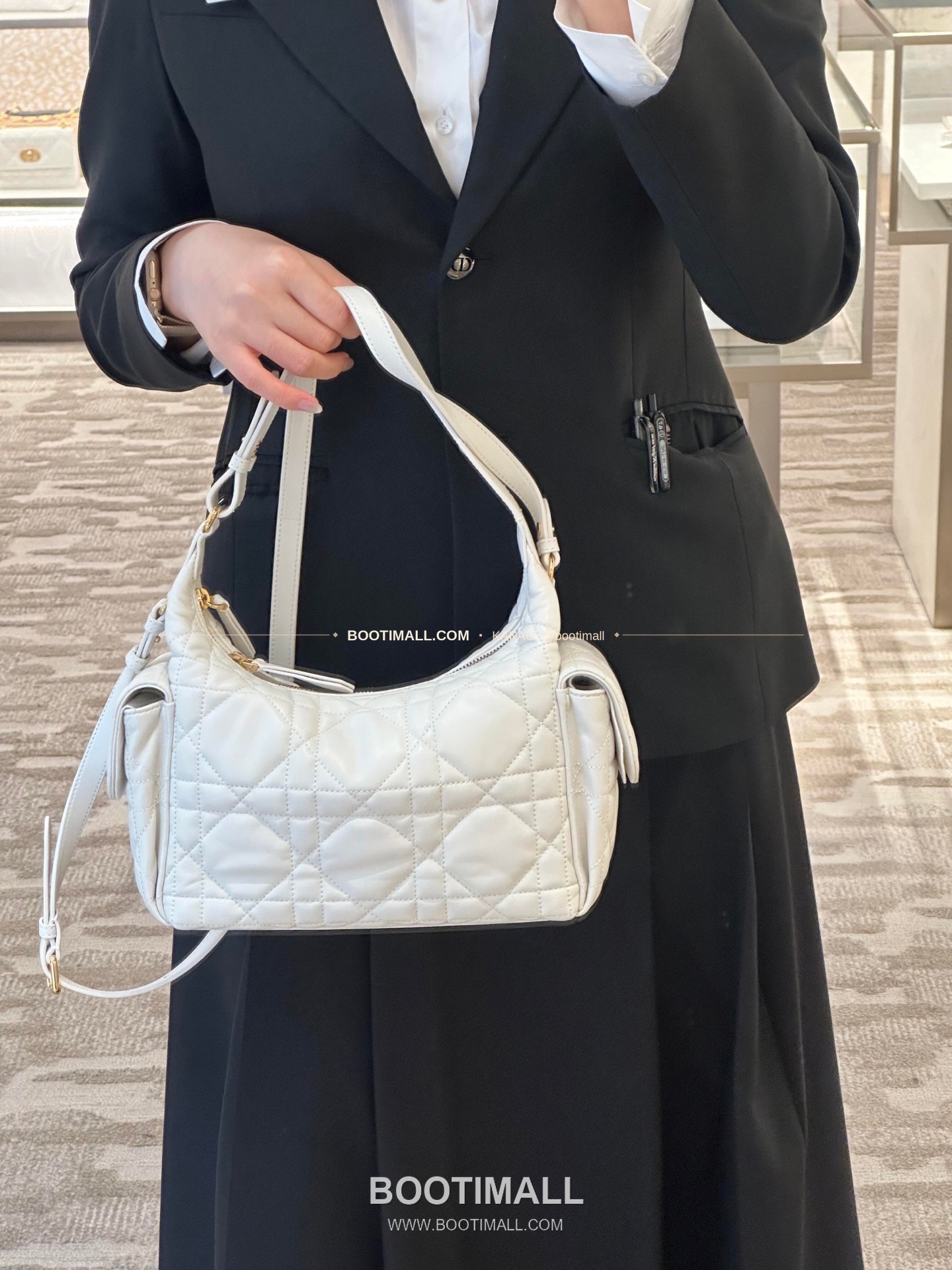 디올 디드림 카프스킨 까나쥬 미니 호보 숄더백 Dior D-Dream Calfskin Cannage Mini Hobo Shoulder Bag 5871 18cm 6
