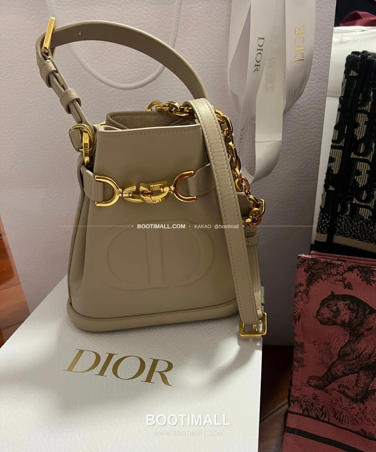 디올 세스트 버킷 체인 숄더백 Dior C'est Bucket Chain Shoulder Bag 9279 17cm 5