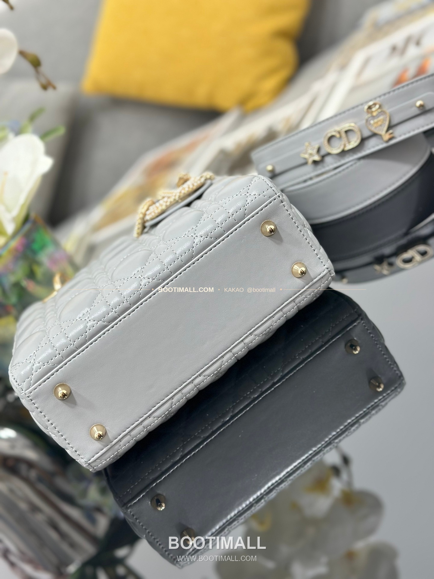 디올 레이디 디올 마이 램스킨 까나쥬 펄 D.I.O.R 참 토트 숄더백 Dior Lady Dior My Lambskin Cannage Pearl D.I.O.R Charm Tote Shoulder Bag M0538 20cm 4