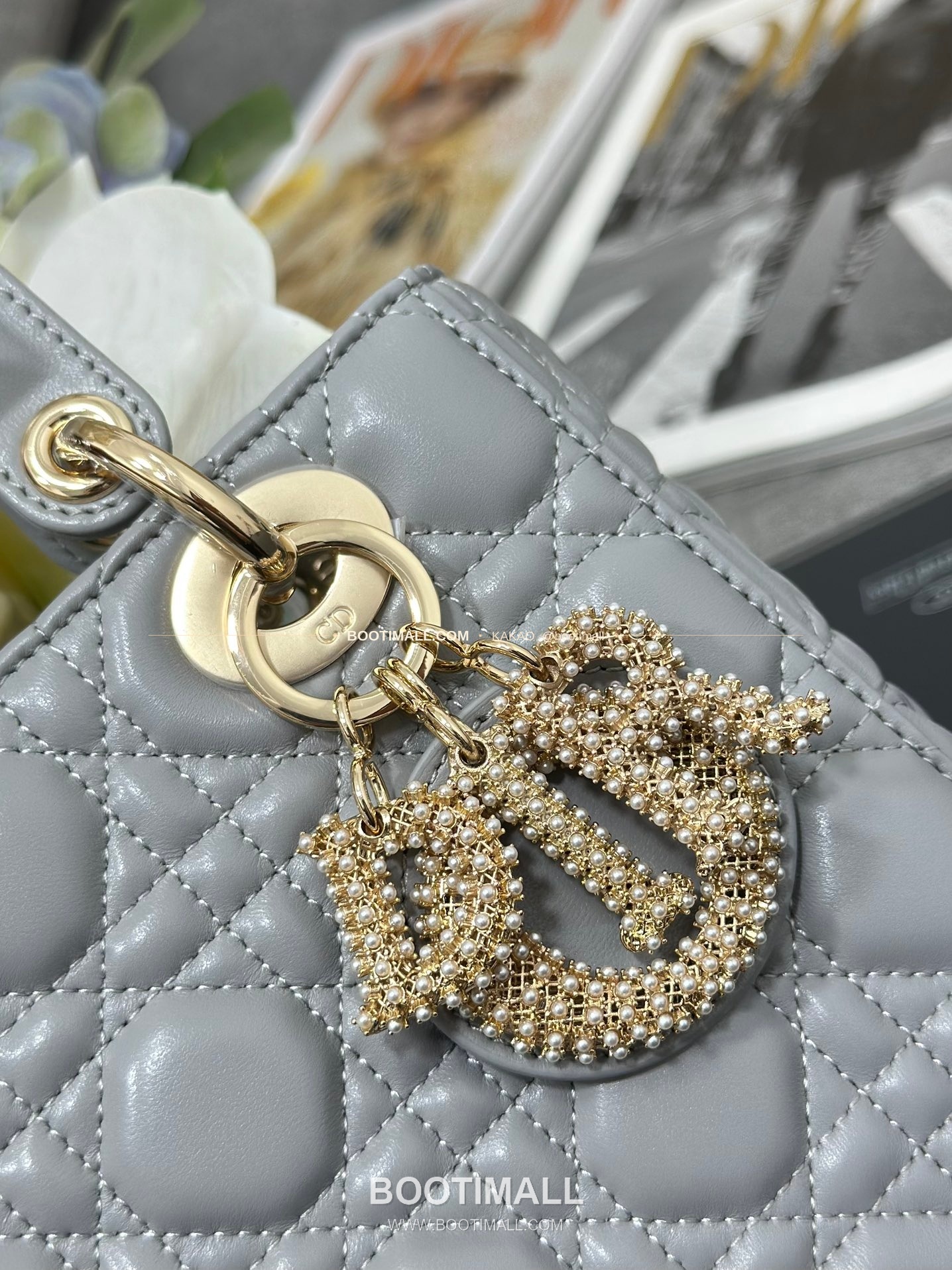 디올 레이디 디올 마이 램스킨 까나쥬 펄 D.I.O.R 참 토트 숄더백 Dior Lady Dior My Lambskin Cannage Pearl D.I.O.R Charm Tote Shoulder Bag M0538 20cm 6