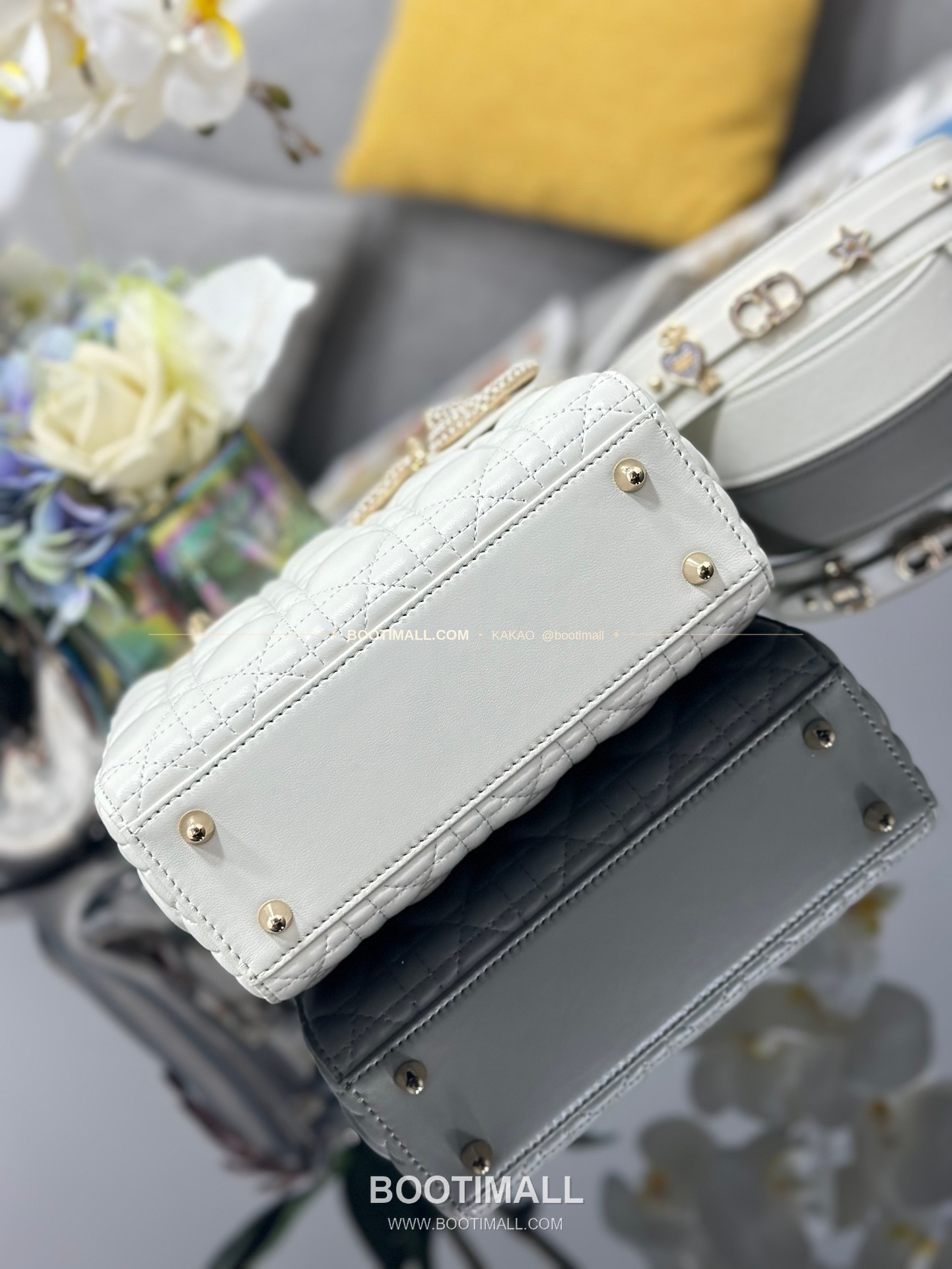 디올 레이디 디올 마이 램스킨 까나쥬 펄 D.I.O.R 참 토트 숄더백 Dior Lady Dior My Lambskin Cannage Pearl D.I.O.R Charm Tote Shoulder Bag M0538 20cm 4