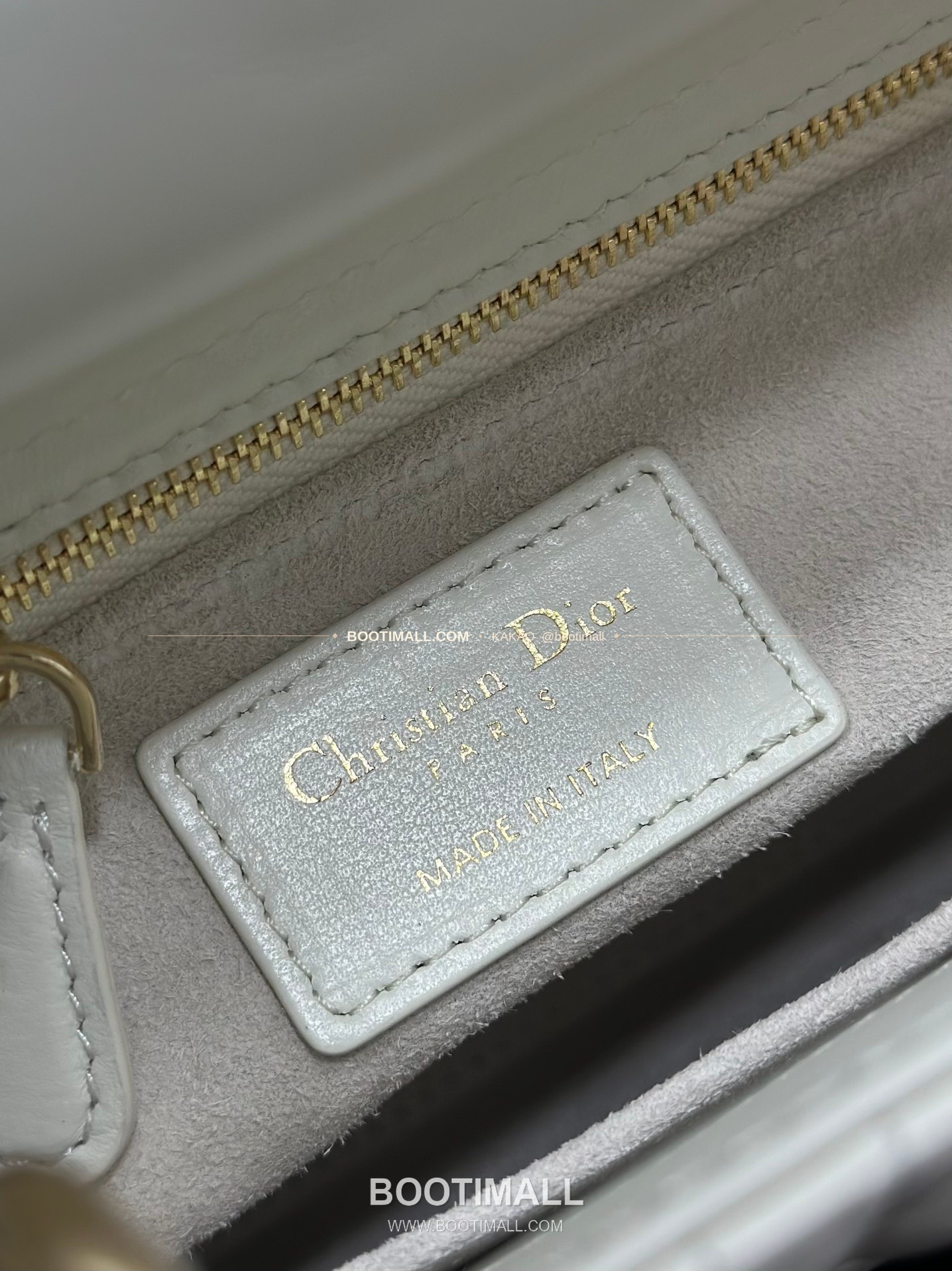 디올 레이디 디올 마이 램스킨 까나쥬 펄 D.I.O.R 참 토트 숄더백 Dior Lady Dior My Lambskin Cannage Pearl D.I.O.R Charm Tote Shoulder Bag M0538 20cm 9