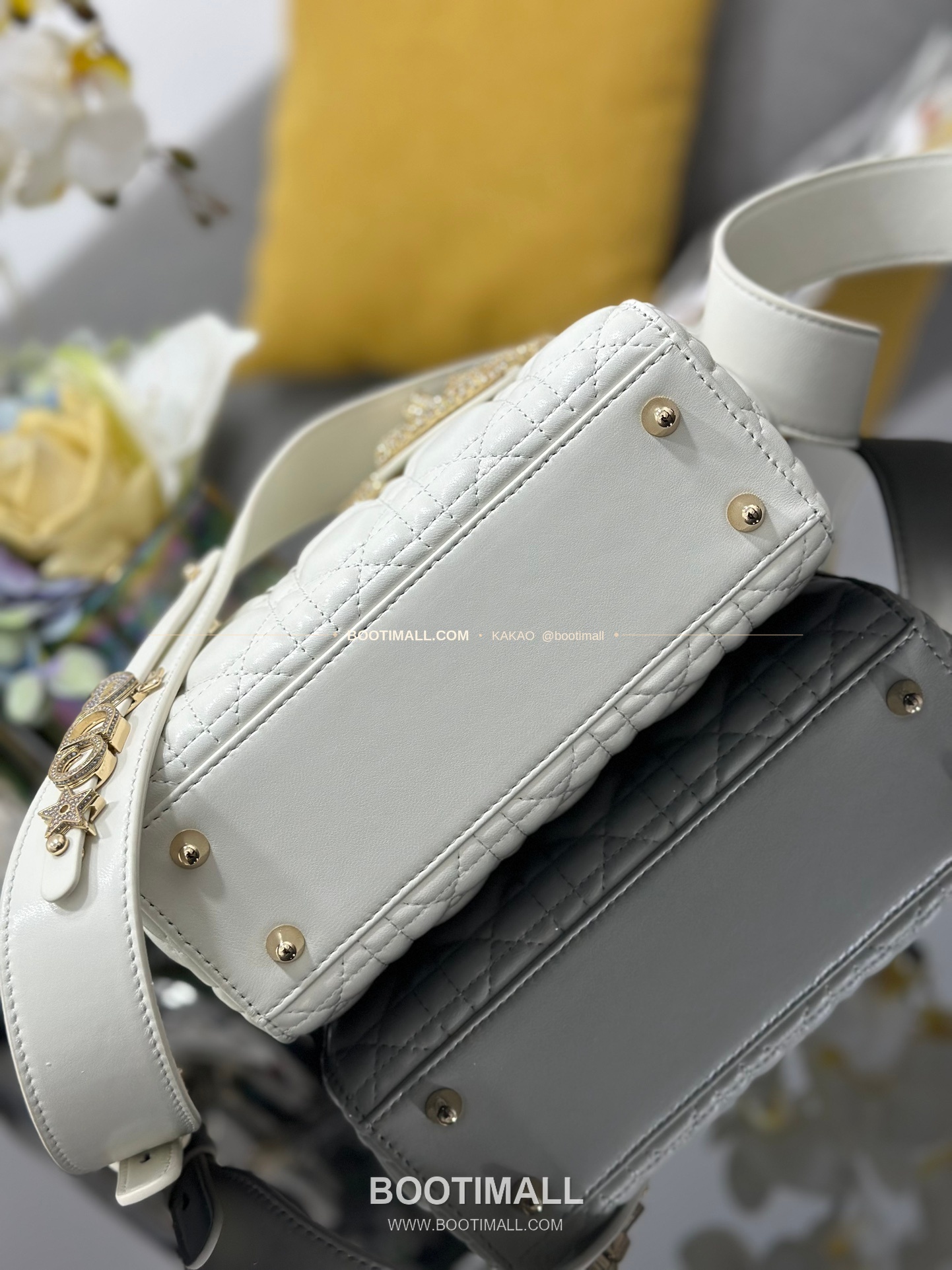 디올 레이디 디올 마이 램스킨 까나쥬 크리스탈 D.I.O.R 참 토트 숄더백 Dior Lady Dior My Lambskin Cannage Crystal D.I.O.R Charm Tote Shoulder Bag M0538 20cm 4