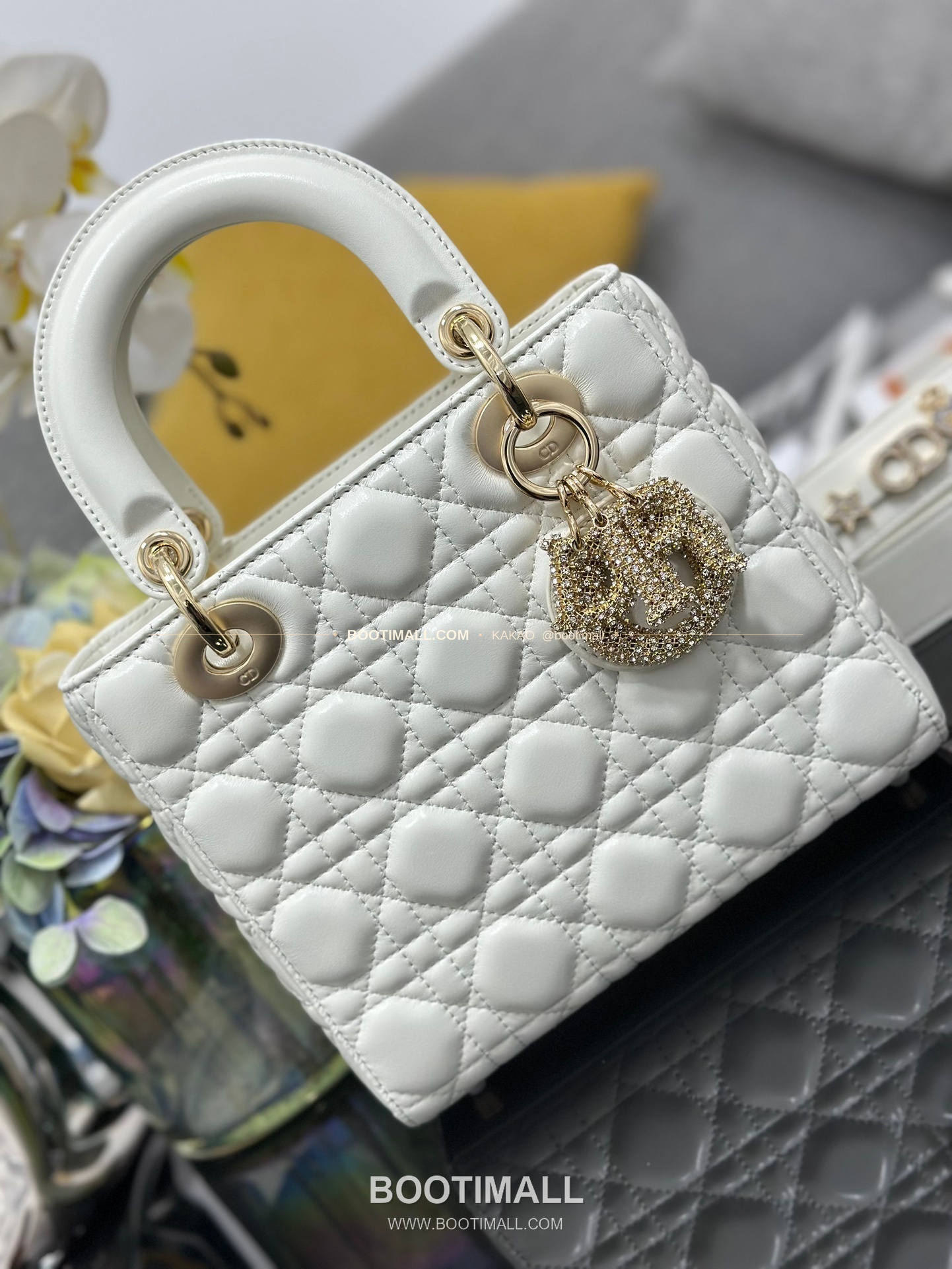 디올 레이디 디올 마이 램스킨 까나쥬 크리스탈 D.I.O.R 참 토트 숄더백 Dior Lady Dior My Lambskin Cannage Crystal D.I.O.R Charm Tote Shoulder Bag M0538 20cm 5