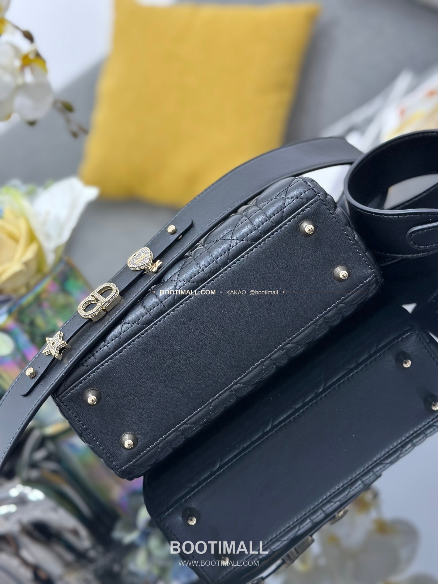 디올 레이디 디올 마이 램스킨 까나쥬 크리스탈 D.I.O.R 참 토트 숄더백 Dior Lady Dior My Lambskin Cannage Crystal D.I.O.R Charm Tote Shoulder Bag M0538 20cm 4