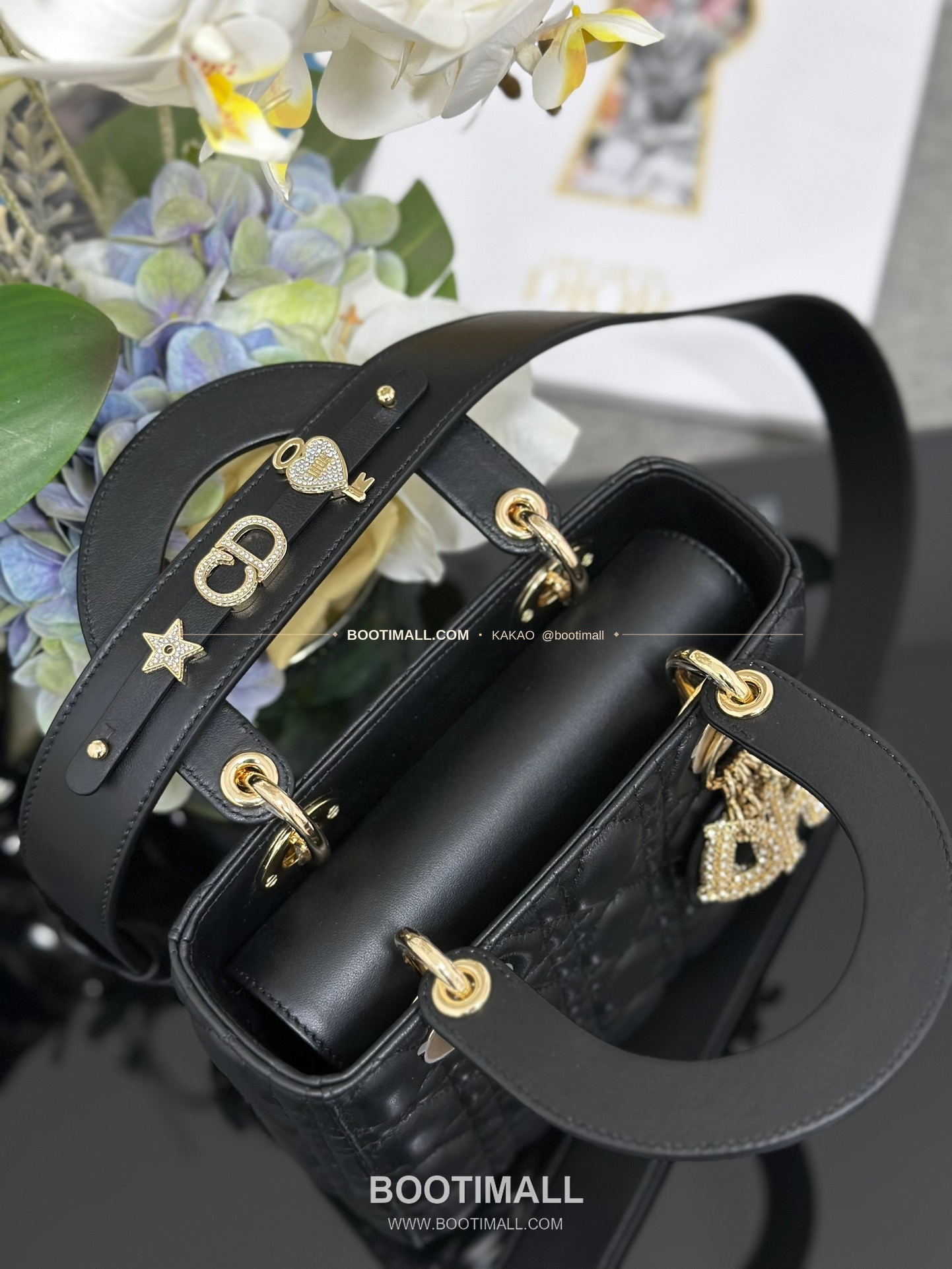 디올 레이디 디올 마이 램스킨 까나쥬 크리스탈 D.I.O.R 참 토트 숄더백 Dior Lady Dior My Lambskin Cannage Crystal D.I.O.R Charm Tote Shoulder Bag M0538 20cm 7