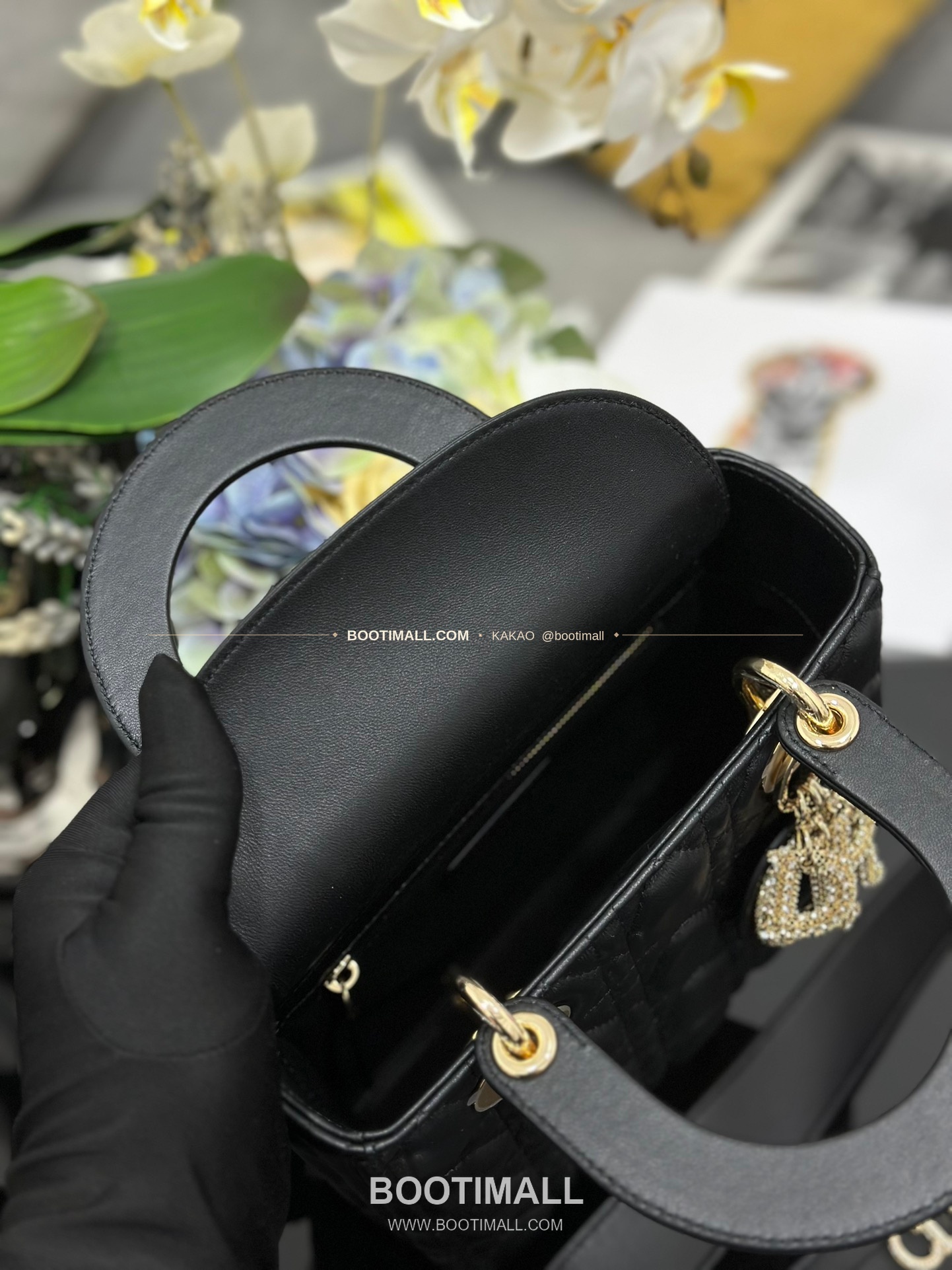 디올 레이디 디올 마이 램스킨 까나쥬 크리스탈 D.I.O.R 참 토트 숄더백 Dior Lady Dior My Lambskin Cannage Crystal D.I.O.R Charm Tote Shoulder Bag M0538 20cm 8