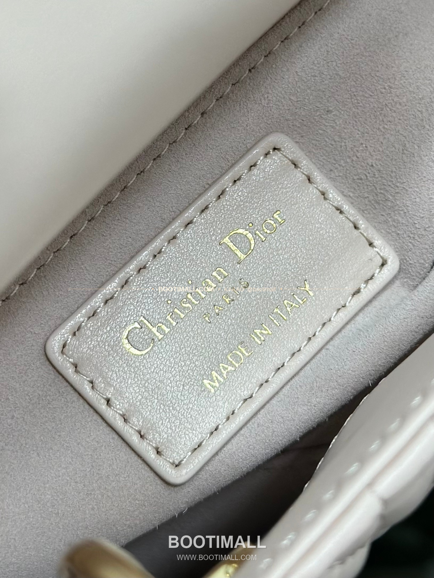 디올 레이디 디올 램스킨 까나쥬 크리스탈 D.I.O.R 참 미니 체인 숄더백 Dior Lady Dior Lambskin Cannage Crystal D.I.O.R Charm Mini Chain Shoulder Bag M0505 17cm 9