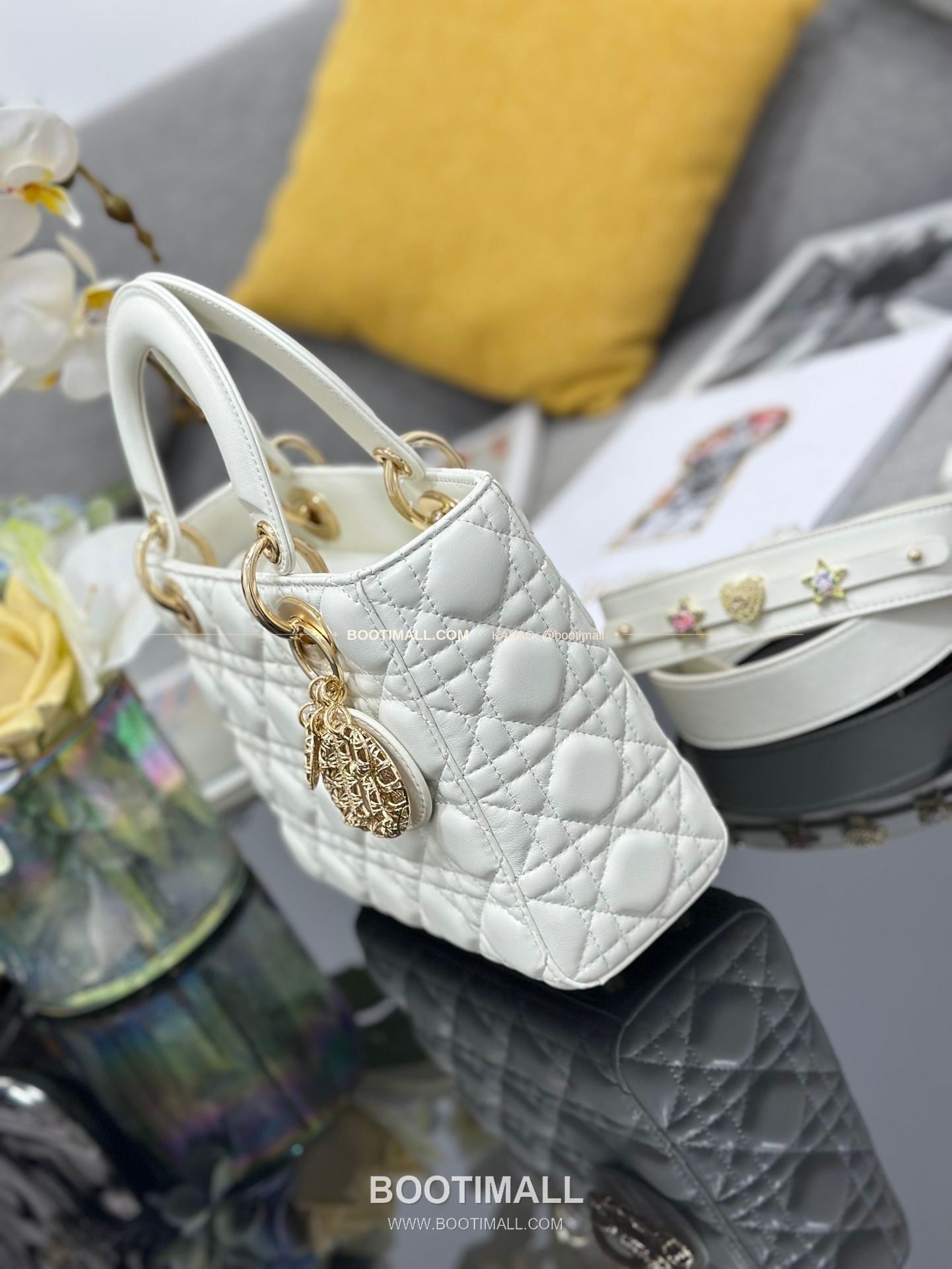 디올 레이디 디올 마이 램스킨 까나쥬 오픈워크 D.I.O.R 참 토트 숄더백 Dior Lady Dior My Lambskin Cannage Openwork D.I.O.R Charm Tote Shoulder Bag M0538 20cm 3