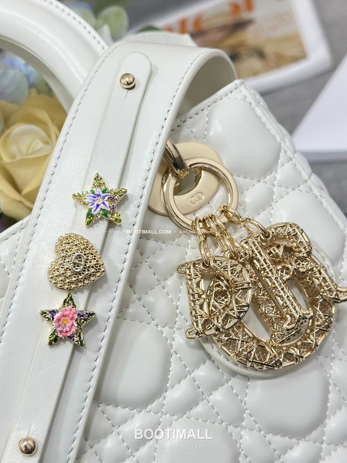 디올 레이디 디올 마이 램스킨 까나쥬 오픈워크 D.I.O.R 참 토트 숄더백 Dior Lady Dior My Lambskin Cannage Openwork D.I.O.R Charm Tote Shoulder Bag M0538 20cm 5