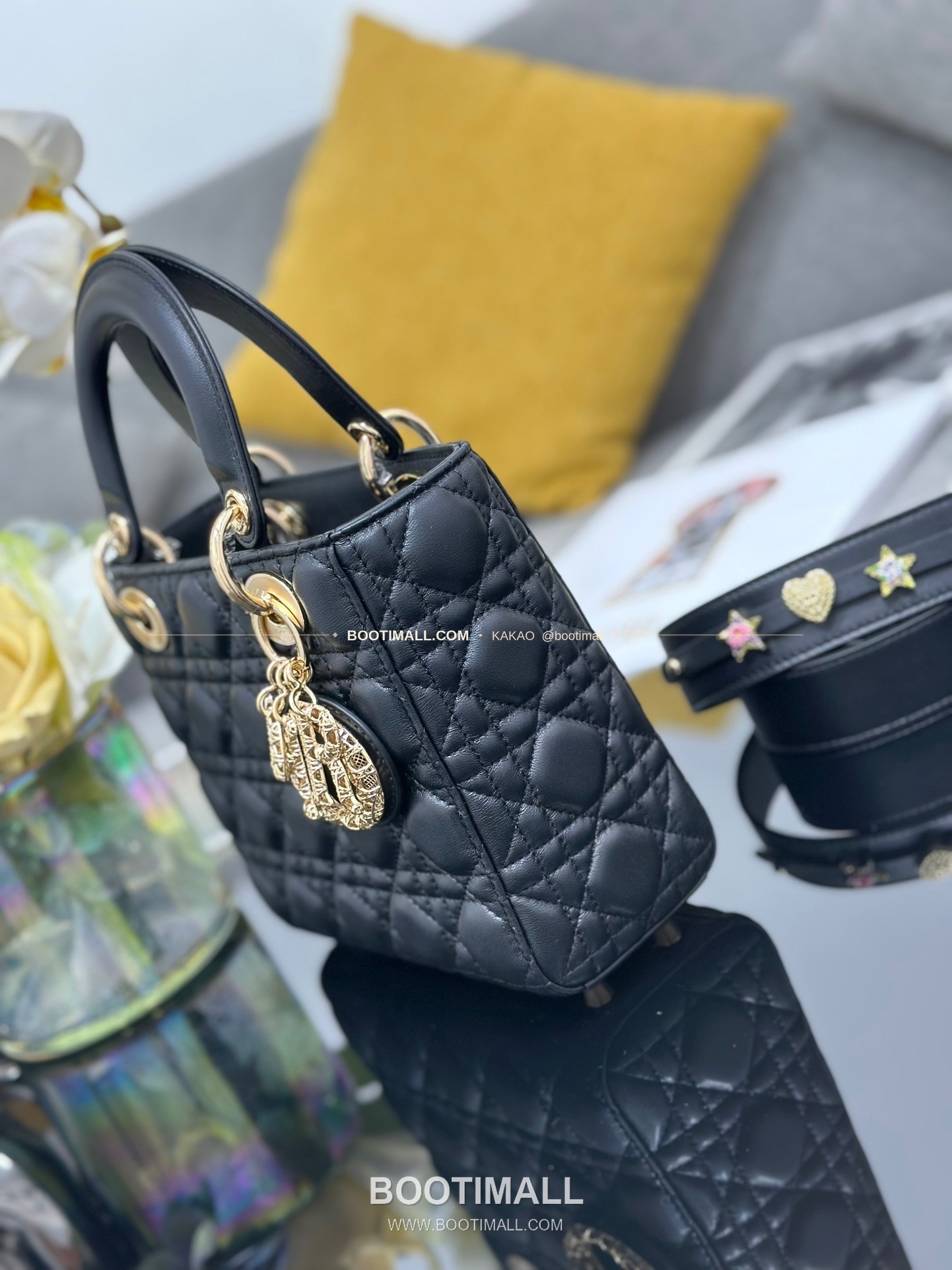 디올 레이디 디올 마이 램스킨 까나쥬 오픈워크 D.I.O.R 참 토트 숄더백 Dior Lady Dior My Lambskin Cannage Openwork D.I.O.R Charm Tote Shoulder Bag M0538 20cm 3