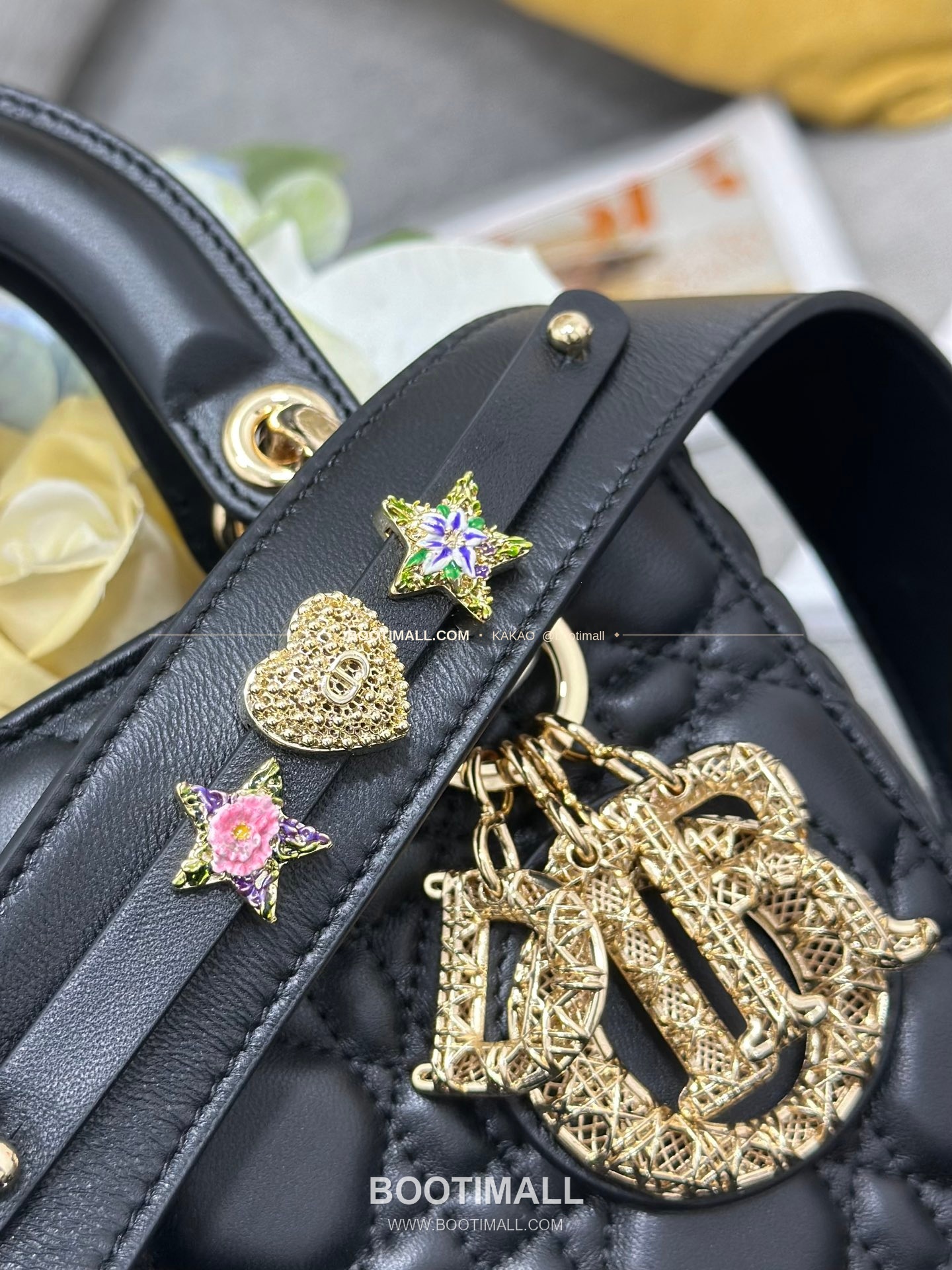 디올 레이디 디올 마이 램스킨 까나쥬 오픈워크 D.I.O.R 참 토트 숄더백 Dior Lady Dior My Lambskin Cannage Openwork D.I.O.R Charm Tote Shoulder Bag M0538 20cm 5